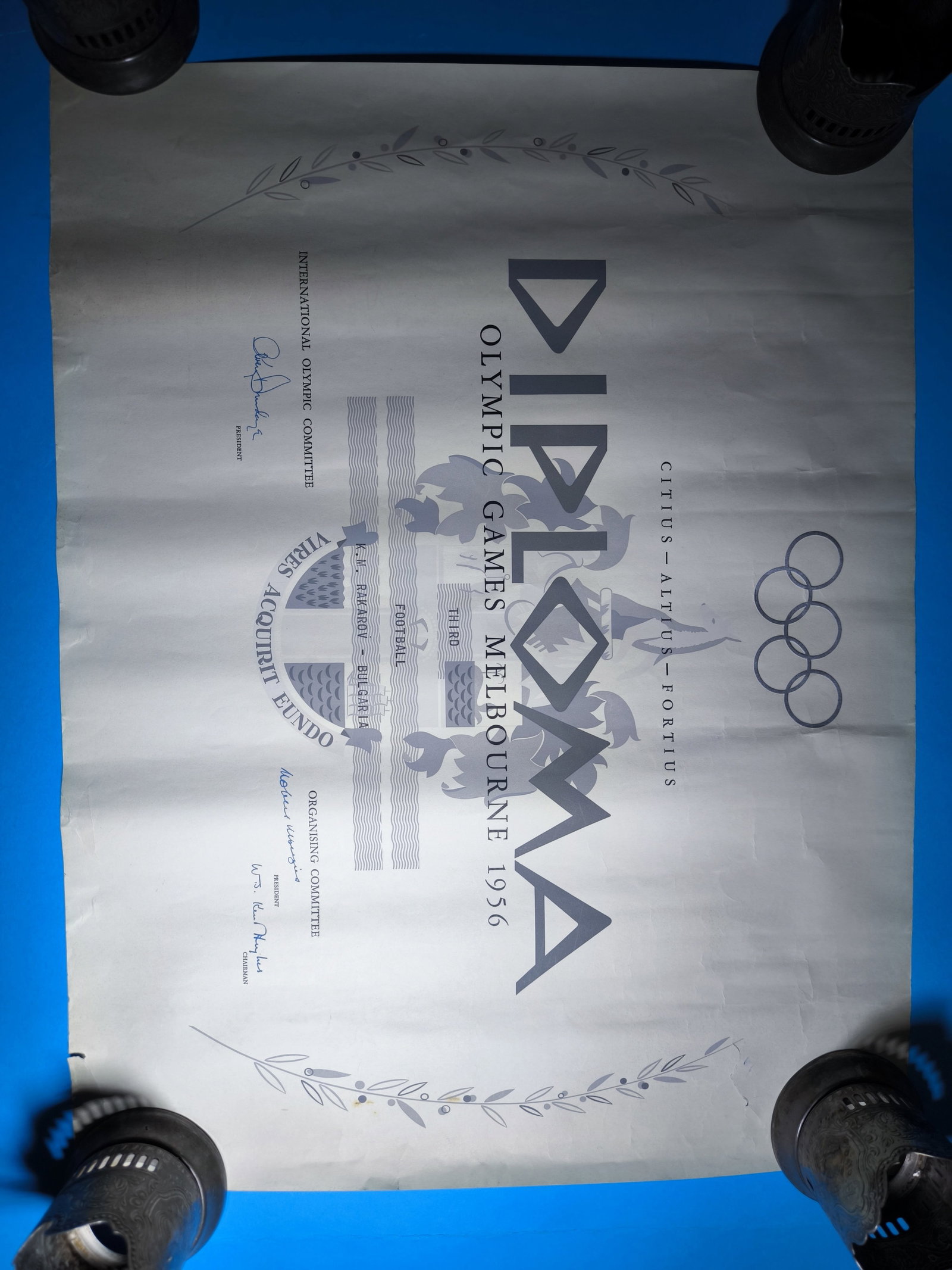 Rare Diploma From Olympic Game Games Melbourne 1956 Football: Title: Rare Diploma From Olympic Game Games Melbourne 1956 Football Description: Rare Diploma From Olympic Game Games Melbourne 1956 Football Estimate:600 $ - 1500 $ All our ite