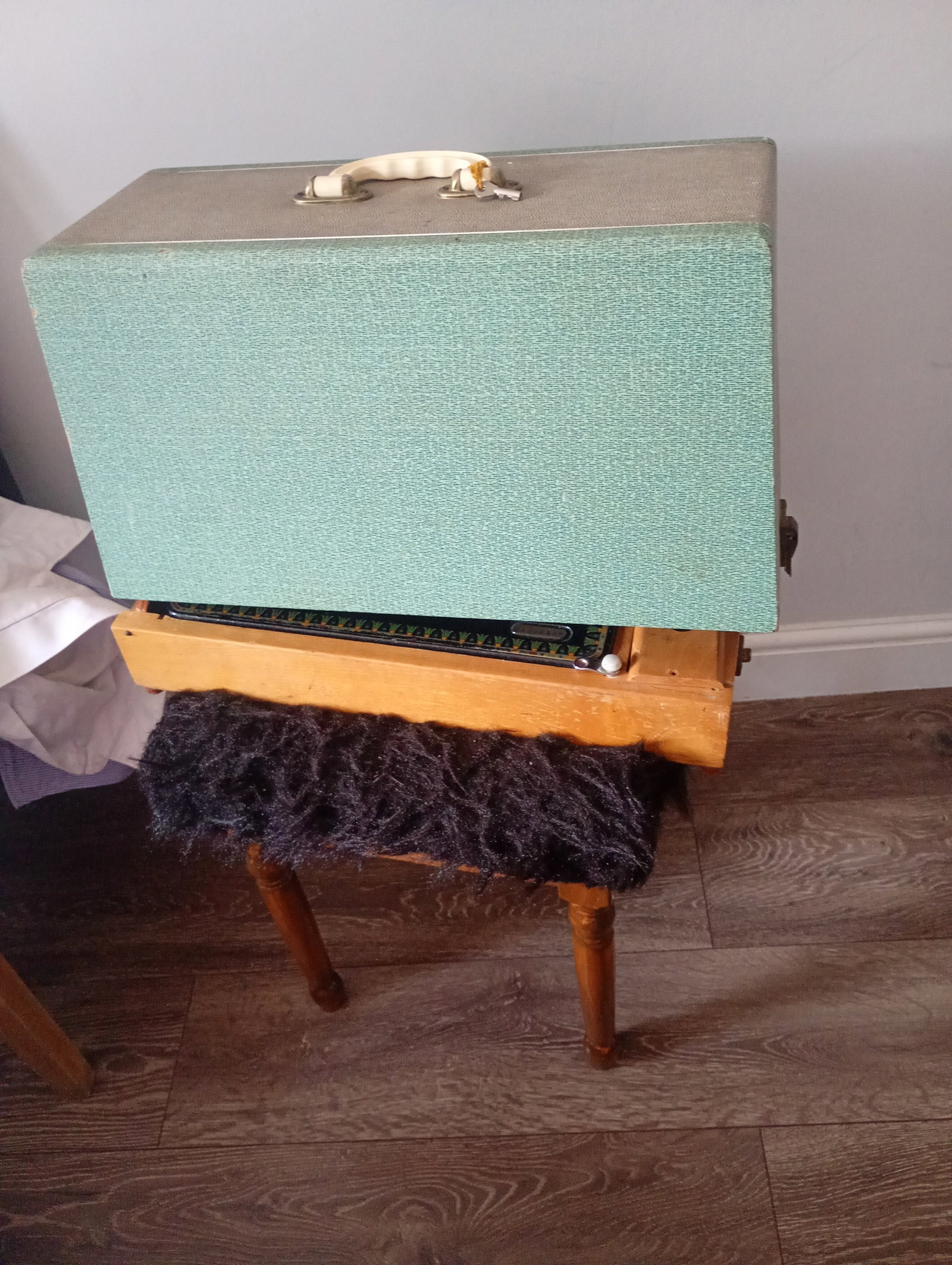 Singer sewing machine - 5
