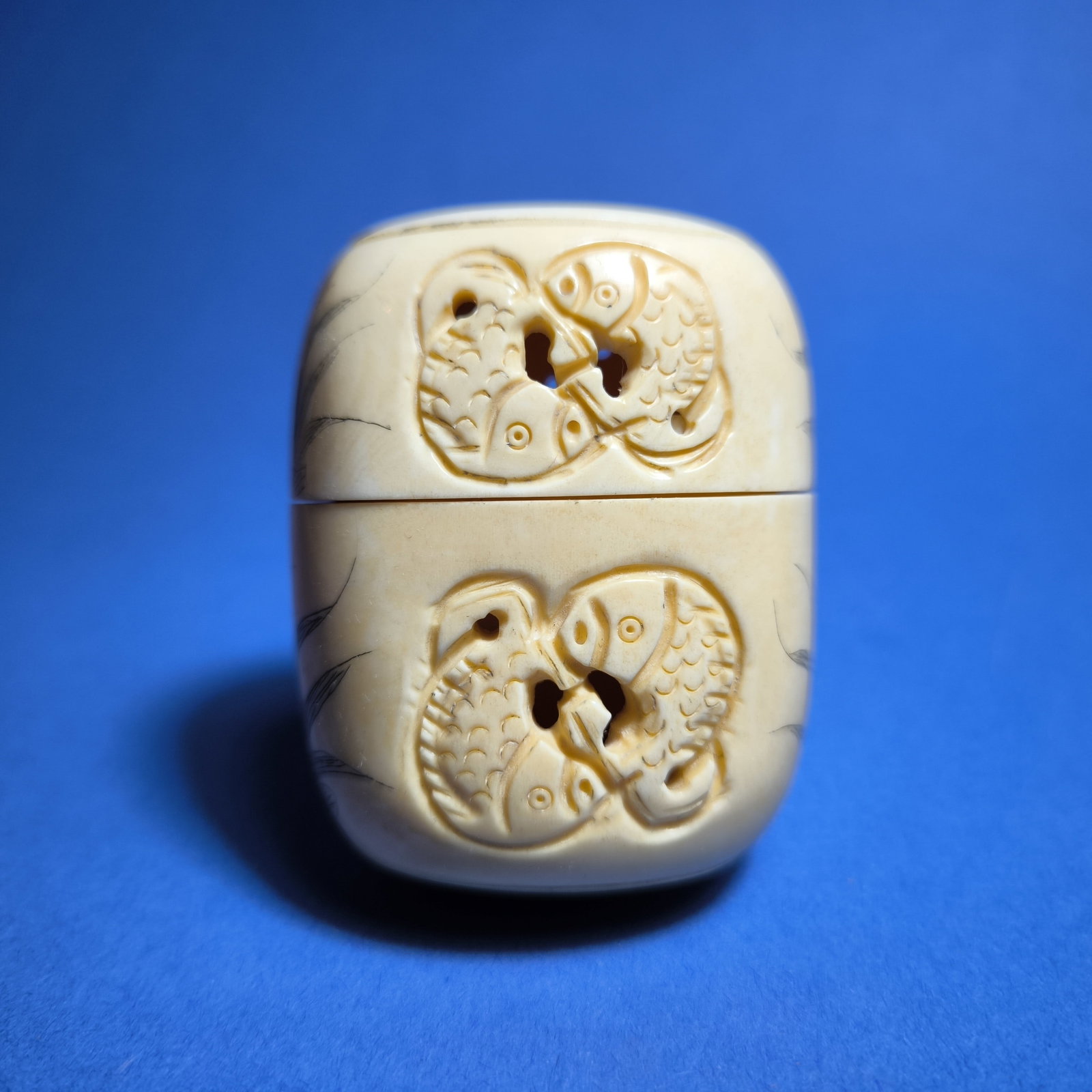 Japanese Carved Bone Inro Box Scrimshaw Fish Netsuke - 2