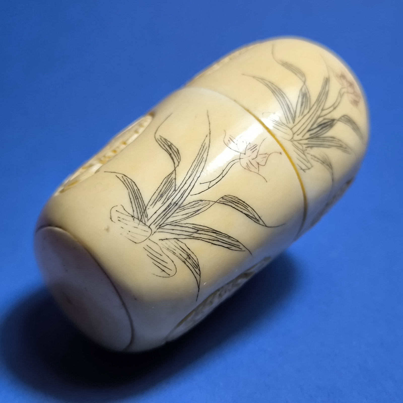 Japanese Carved Bone Inro Box Scrimshaw Fish Netsuke - 3