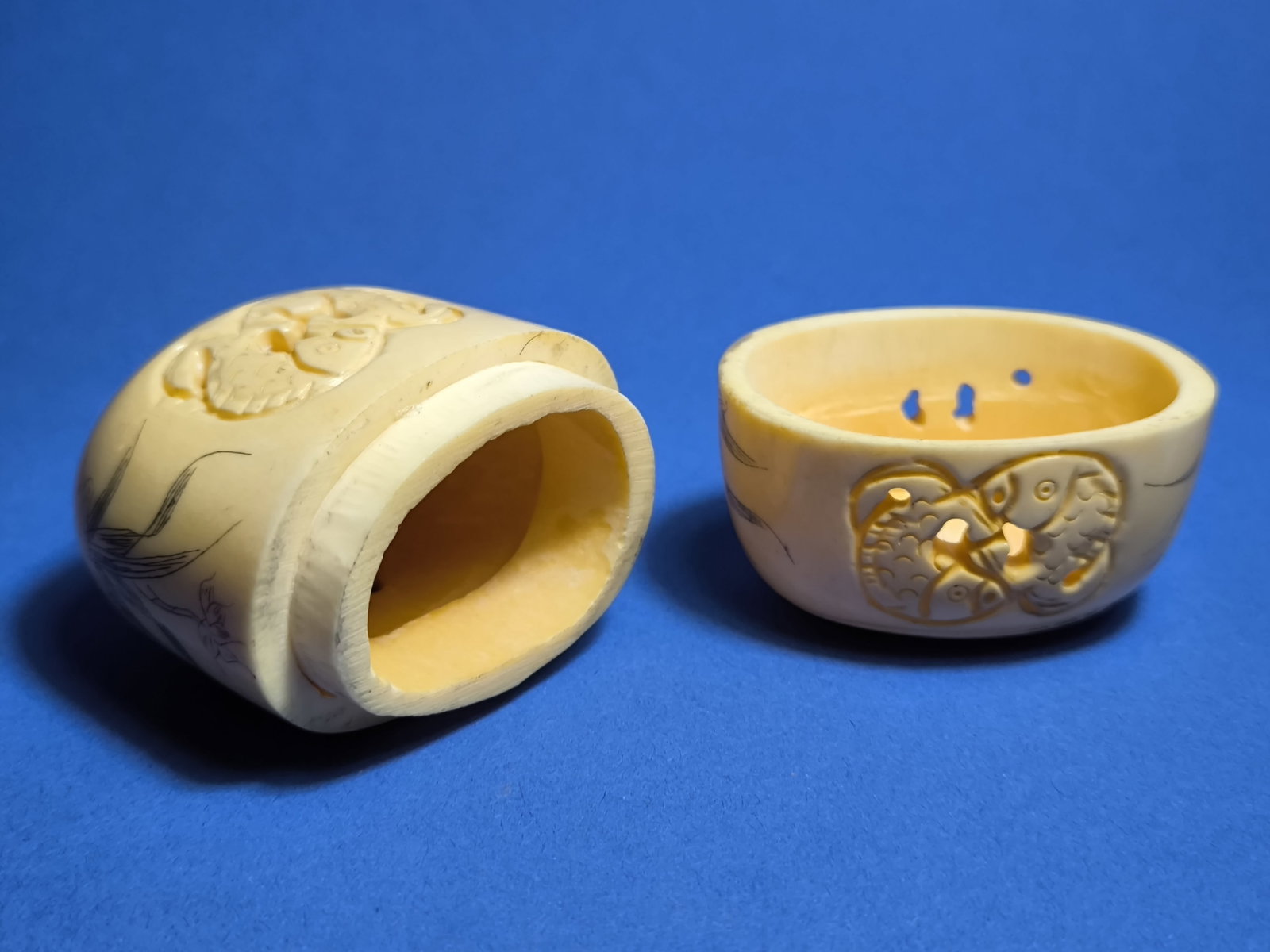 Japanese Carved Bone Inro Box Scrimshaw Fish Netsuke - 4