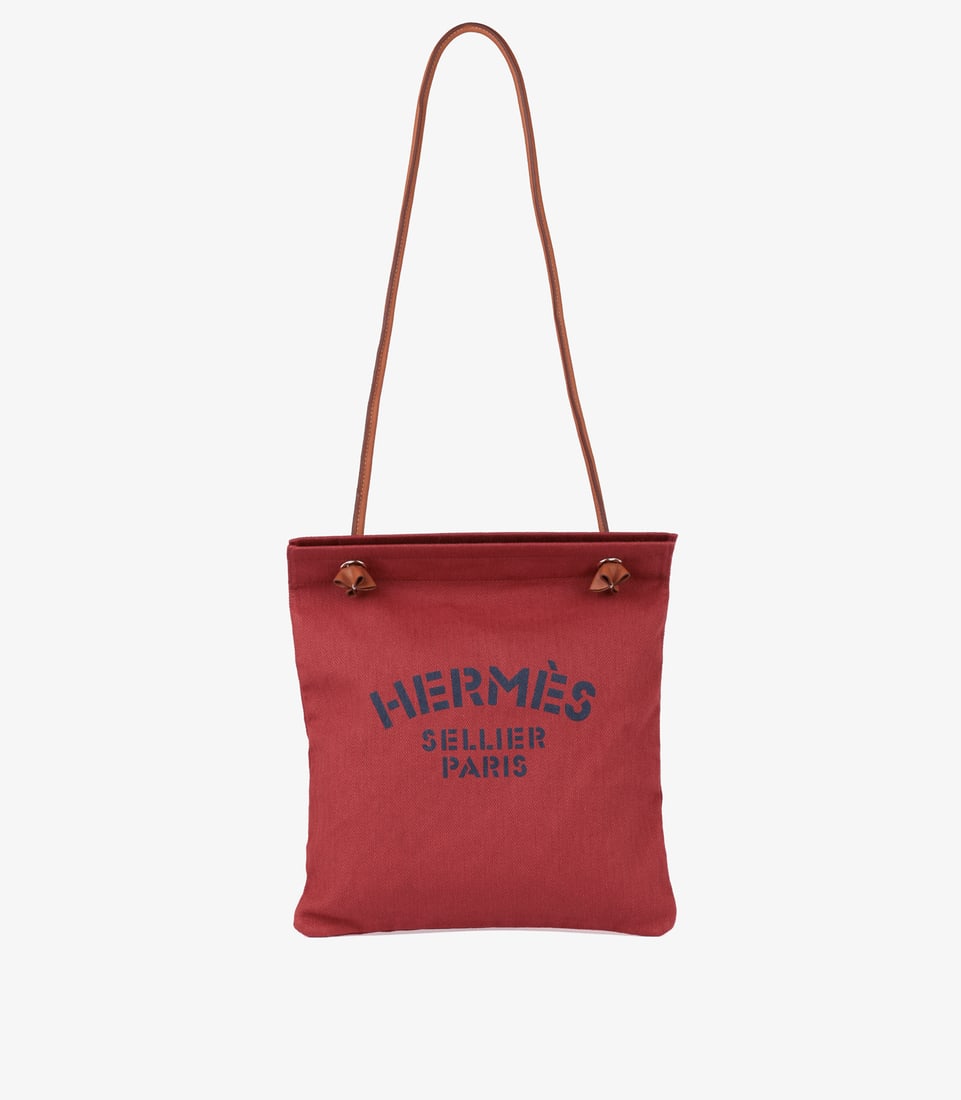 Hermès Rouge H Canvas & Gold Swift Leather Aline Grooming Bag: Title: Hermès Rouge H Canvas & Gold Swift Leather Aline Grooming Bag Description: Hermès Rouge H Canvas & Gold Swift Leather Aline Grooming Bag Product Details HB6033 Brand: