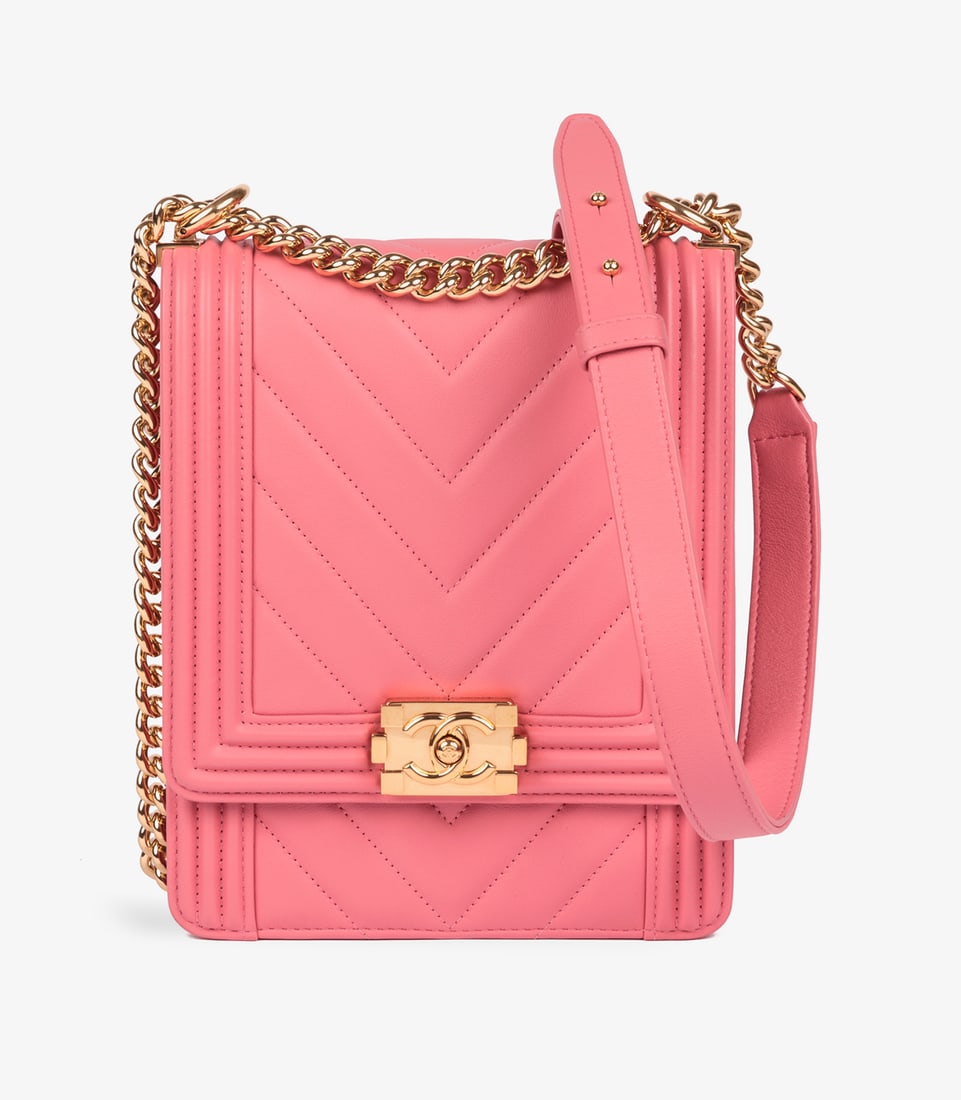 Chanel Pink Chevron Quilted Lambskin North-South Le Boy Bag: Title: Chanel Pink Chevron Quilted Lambskin North-South Le Boy Bag Description: Chanel Pink Chevron Quilted Lambskin North-South Le Boy Product Details HB5018 Brand: Chanel Model: North-South