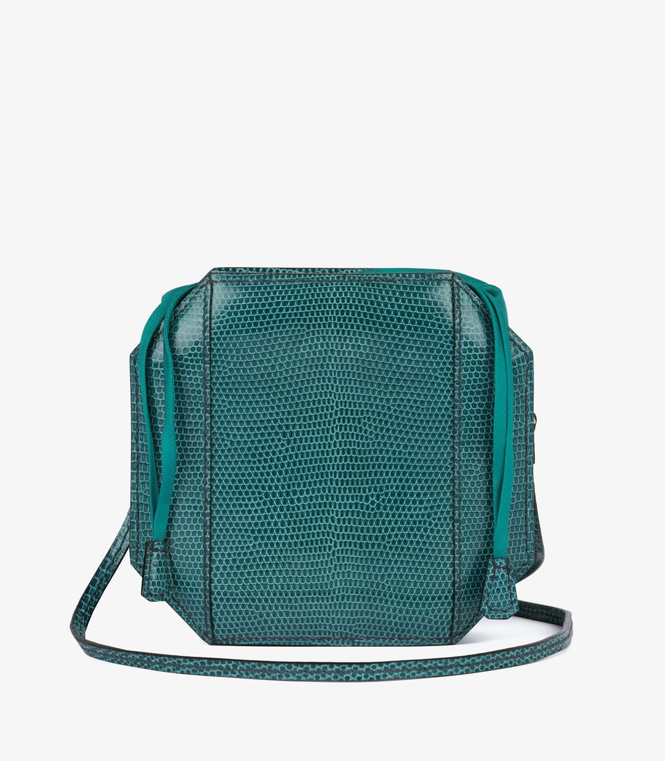 Hermès Bleu Petrole Shiny Niloticus Lizard Leather & Silk Sac a Poudrier Handbag: Title: Hermès Bleu Petrole Shiny Niloticus Lizard Leather & Silk Sac a Poudrier Handbag Description: Hermès Bleu Petrole Shiny Niloticus Lizard Leather & Silk Sac a Poudrier