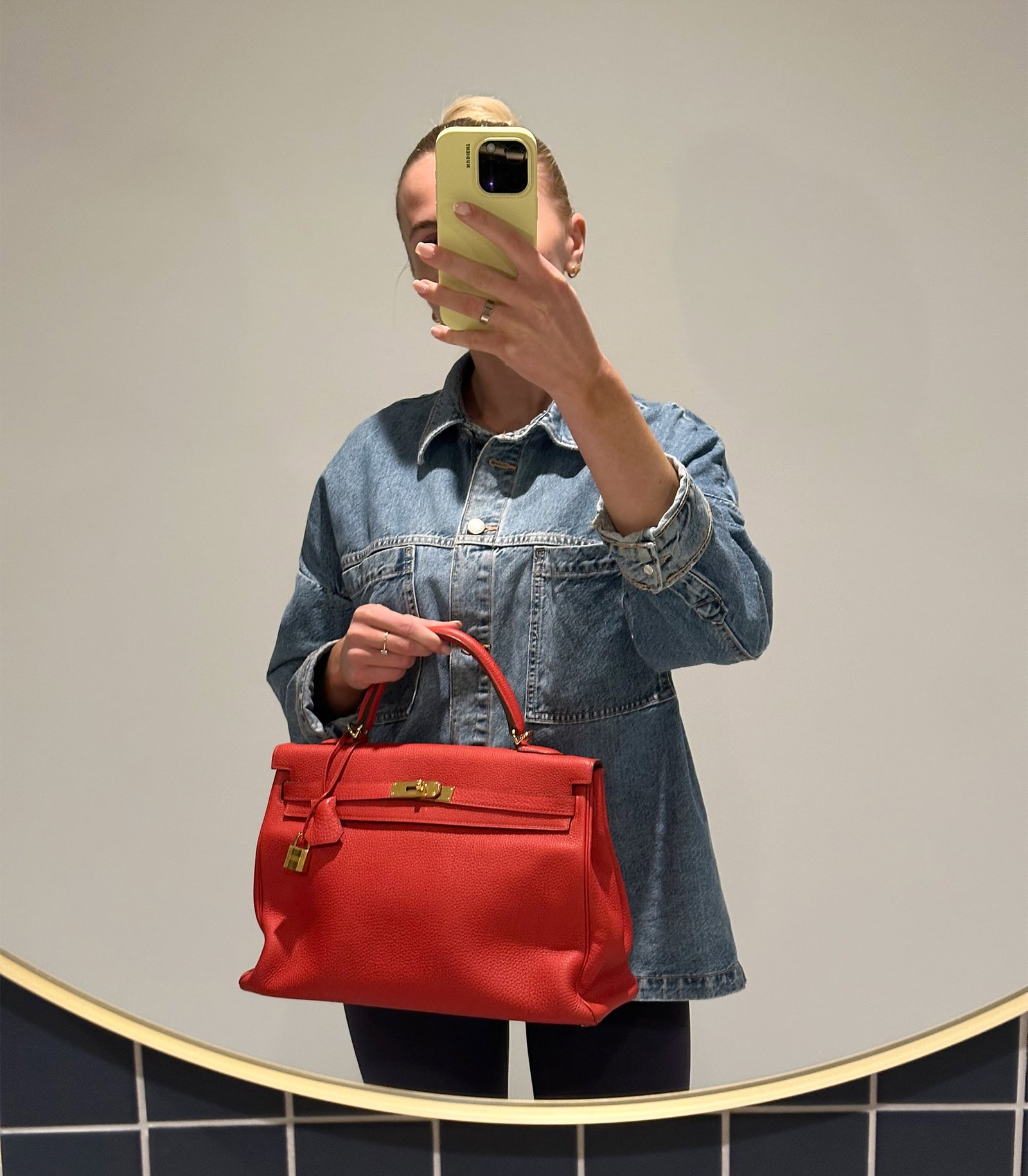 Hermès Geranium Togo Leather Kelly 35cm Retourne Handbag - 2