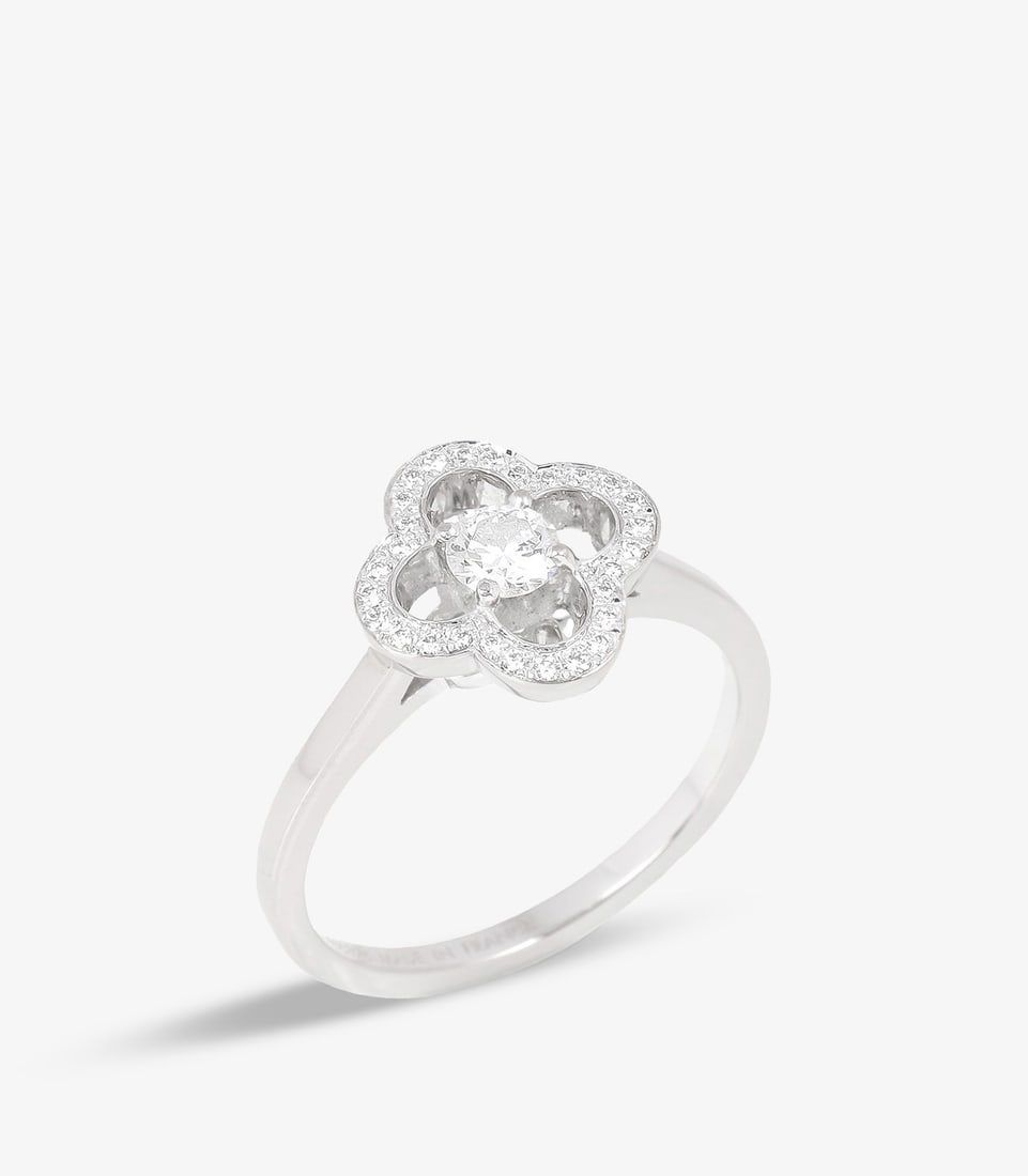 Louis Vuitton Brilliant Cut Diamond 18ct White Gold Les Ardentes Ring: Title: Louis Vuitton Brilliant Cut Diamond 18ct White Gold Les Ardentes Ring Description: Louis Vuitton Brilliant Cut Diamond 18ct White Gold Les Ardentes Ring Product Details WG Ref: J952 Brand:
