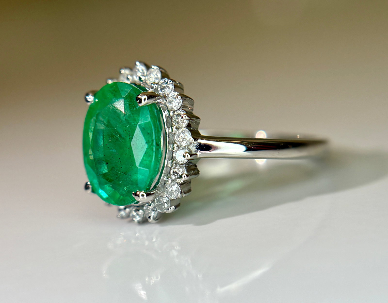 Beautiful 2.30 CT Natural Emerald Ring With Natural Diamonds & Platinum 950 - 6