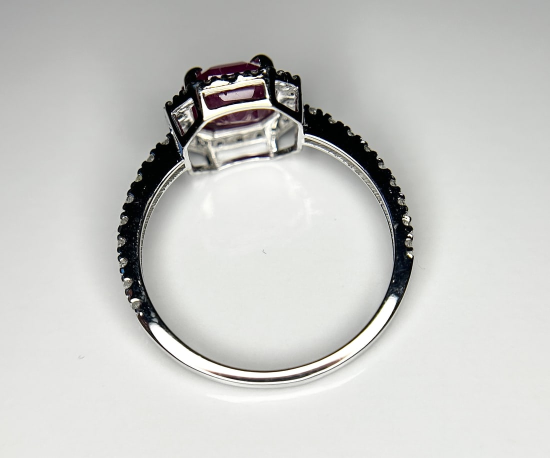 Beautiful 2.11 CT Unheated Old Burma Ruby With Natural Diamonds & 18k Gold - 8