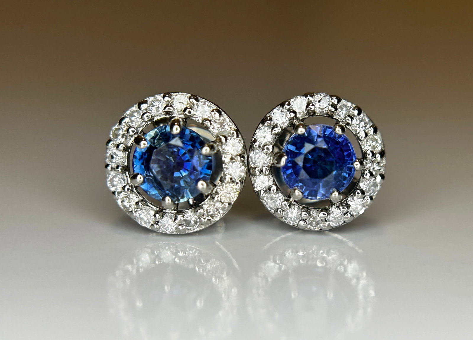 Beautiful 1.05ct Natural Unheated Blue Sapphire Earrings With Diamonds & Platinum - 5