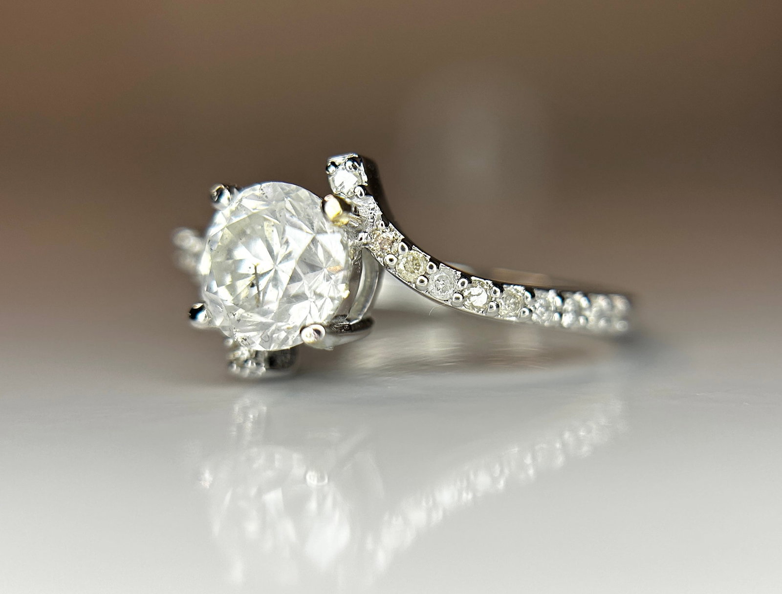 Beautiful 1.49ct Untreated Natural Solitaire Diamond & 18k Gold - 2