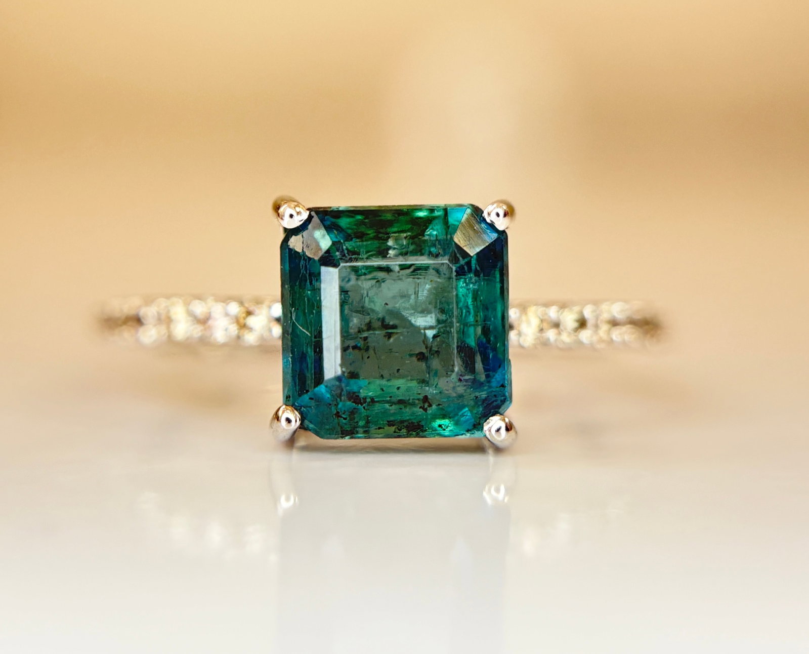 Beautiful 2.50 CT Natural Emerald Ring With Natural Diamonds & Platinum 950: Title: Beautiful 2.50 CT Natural Emerald Ring With Natural Diamonds & Platinum 950 Description: Beautiful 2.50 CT Natural Emerald Ring With Natural Diamonds & Platinum 950 Description: Total
