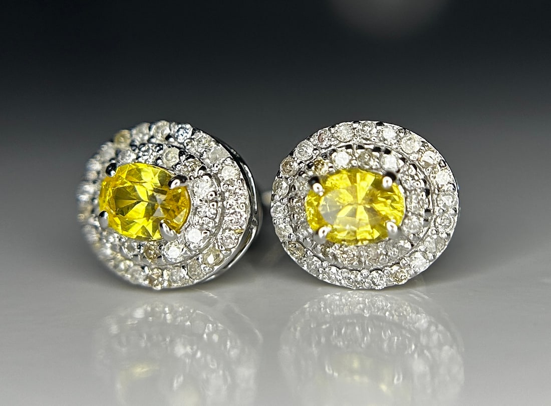 Beautiful 0.92 CT Unheated Ceylon Yellow Sapphire With Natural Diamonds & 18k Gold - 2