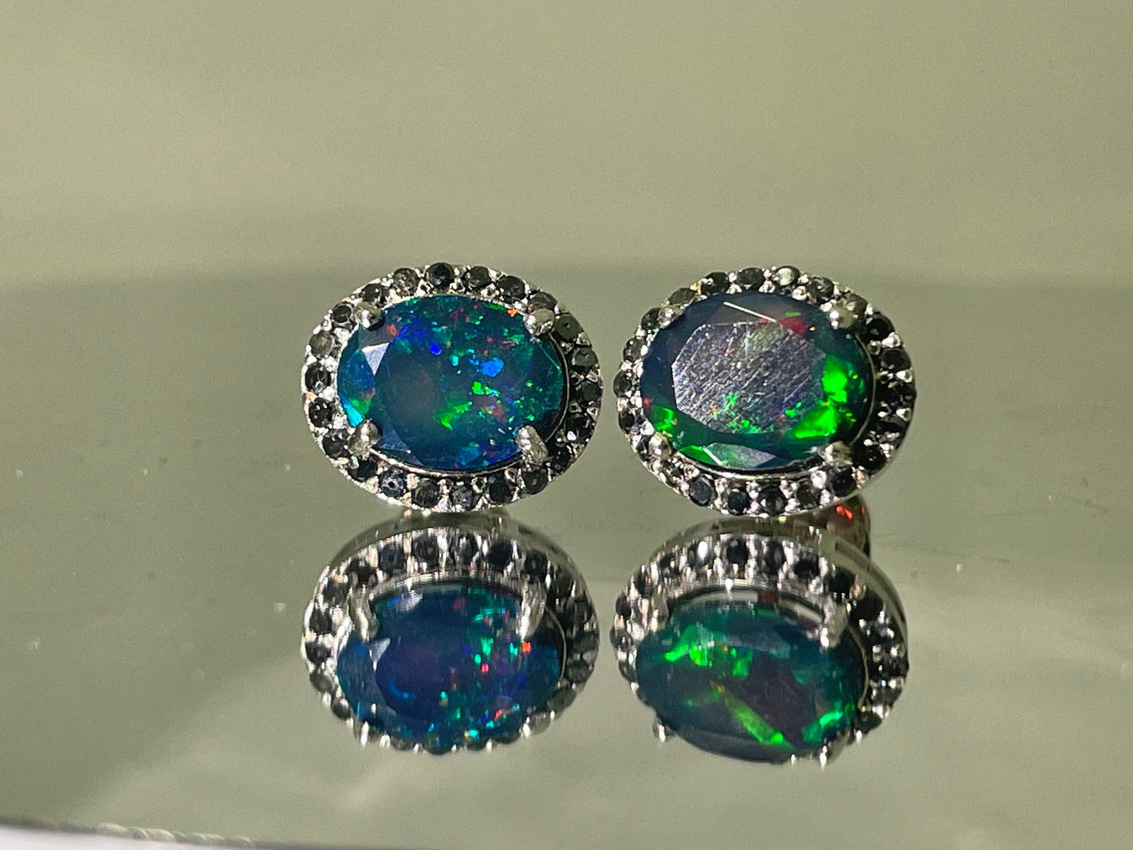 Beautiful Natural Black Opal Earrings With Natural Black Diamond & 18k Gold: Title: Beautiful Natural Black Opal Earrings With Natural Black Diamond & 18k Gold Description: Beautiful 2.61 CT Natural Black Opal Ring With Natural Black Diamond and 18k Gold. 2.61