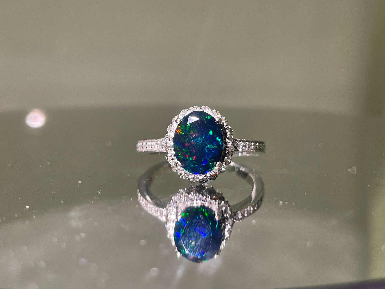 Beautiful Natural Black Opal Ring With Natural Diamond & 18k Gold: Title: Beautiful Natural Black Opal Ring With Natural Diamond & 18k Gold Description: Beautiful 1.14 CT Natural Black Opal Ring With Natural Black Diamond and 18k Gold. 1.14 CTS Natural Fire Opal