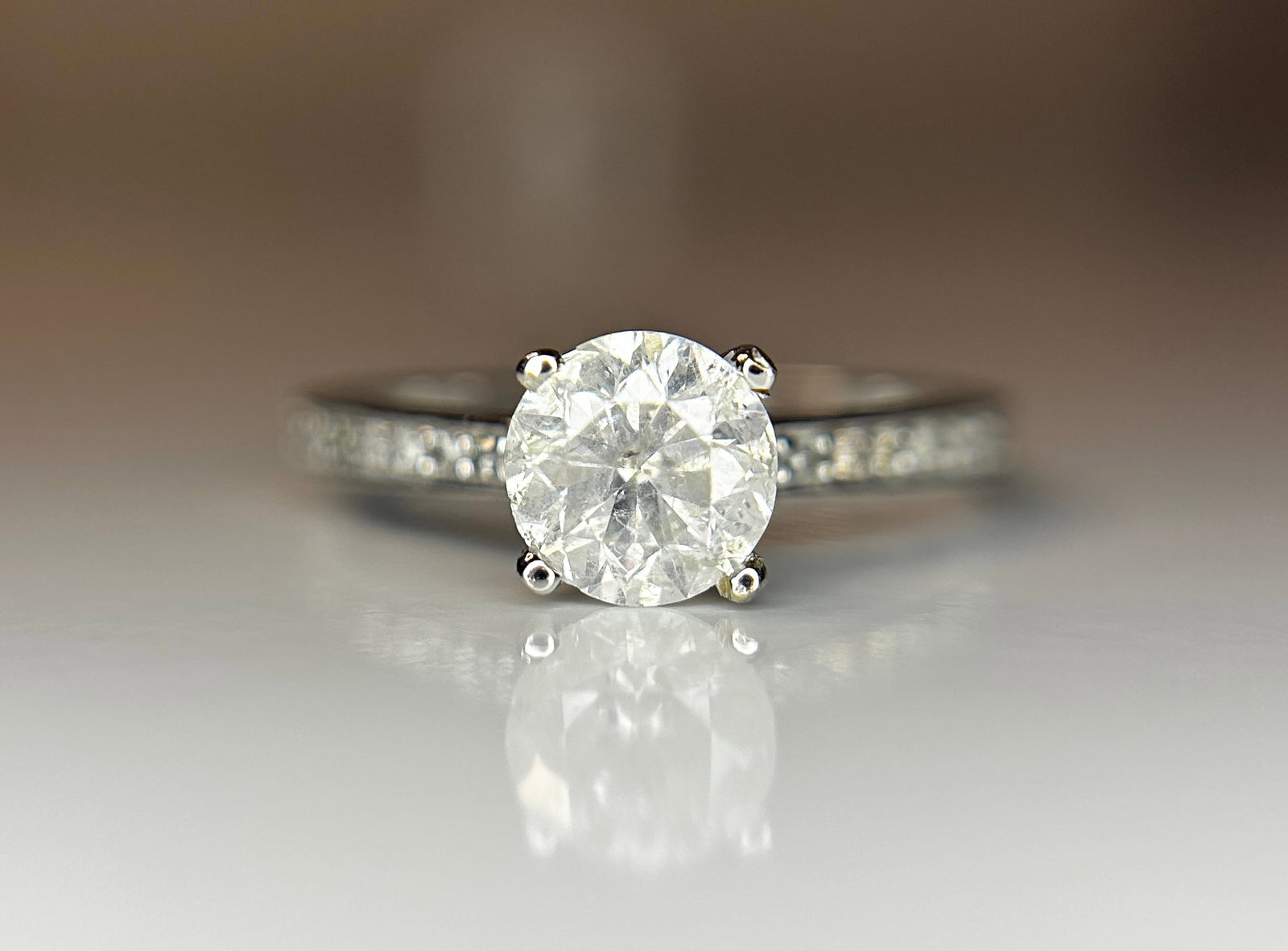 Beautiful 1.21ct Untreated Natural Solitaire Diamond & 18k Gold: Title: Beautiful 1.21ct Untreated Natural Solitaire Diamond & 18k Gold Description: Beautiful 1.21ct Untreated Natural Solitaire Diamond & 18k Gold Description: Total Carat Weight - 1.21