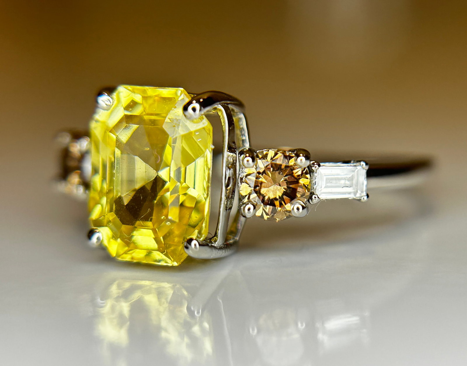 Beautiful 2.34ct Unheated Untreated Natural Ceylon Yellow Sapphire Diamonds & 950 Platinum - 3