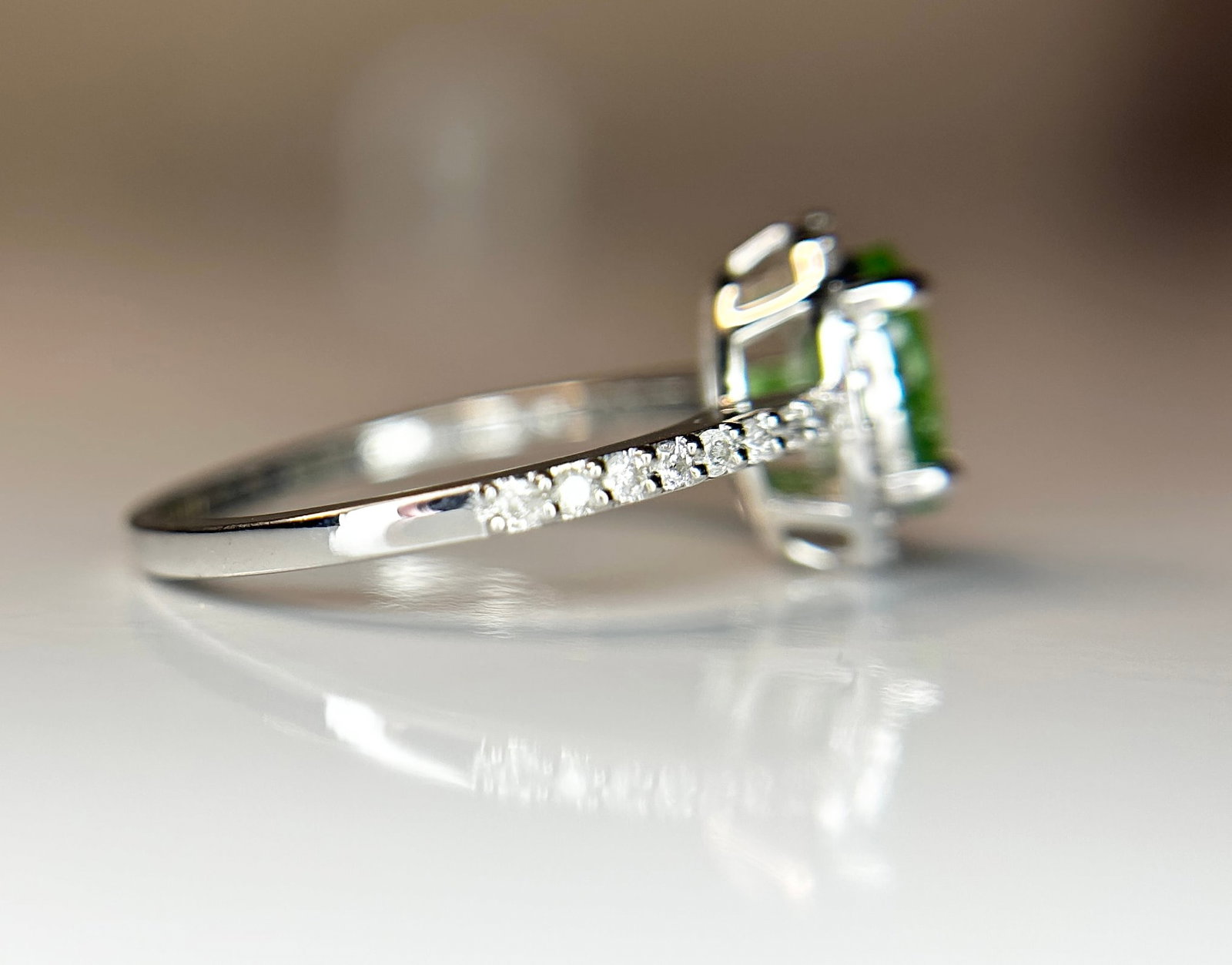 Beautiful 1.22 CT Natural Tsavorite Garnet With Natural Diamonds & 18k Gold - 5