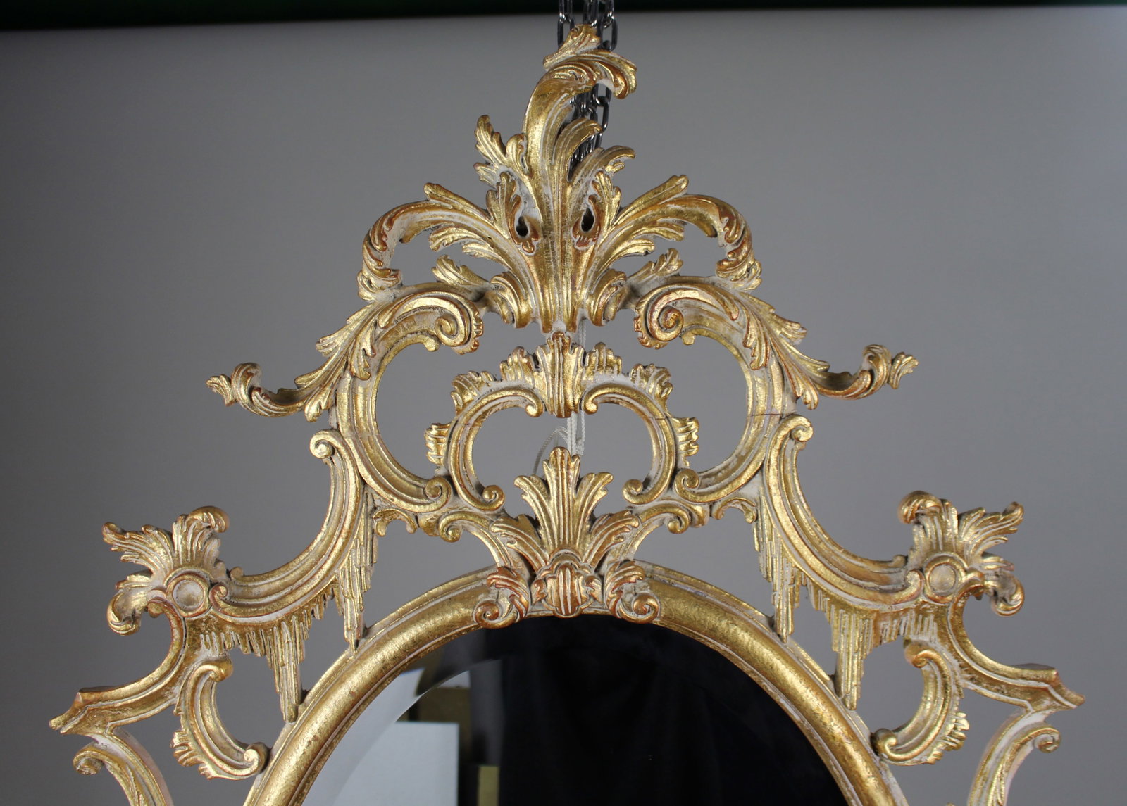 Title: Large Italian Rococo-Style Carved Giltwood Oval Wall Mirror, Florentine, 20th Century - 6