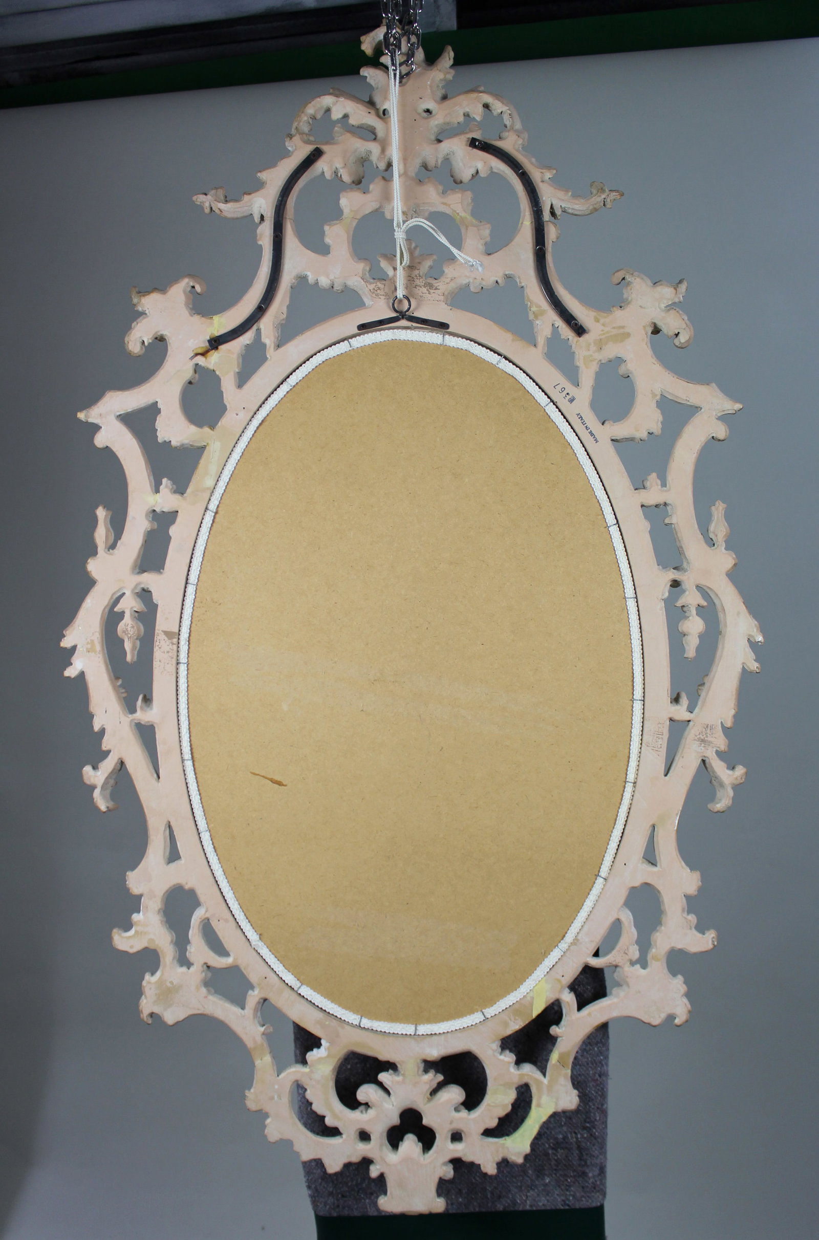 Title: Large Italian Rococo-Style Carved Giltwood Oval Wall Mirror, Florentine, 20th Century - 7