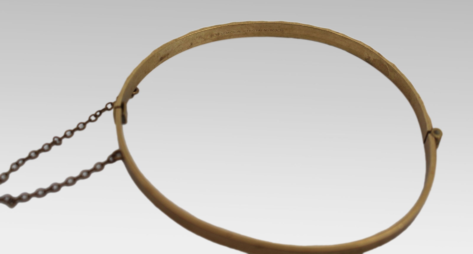 Title: Vintage 9ct Rolled Gold Bangle – c.1960s Description: Vintage 9ct Rolled Gold Bangle &# - 6