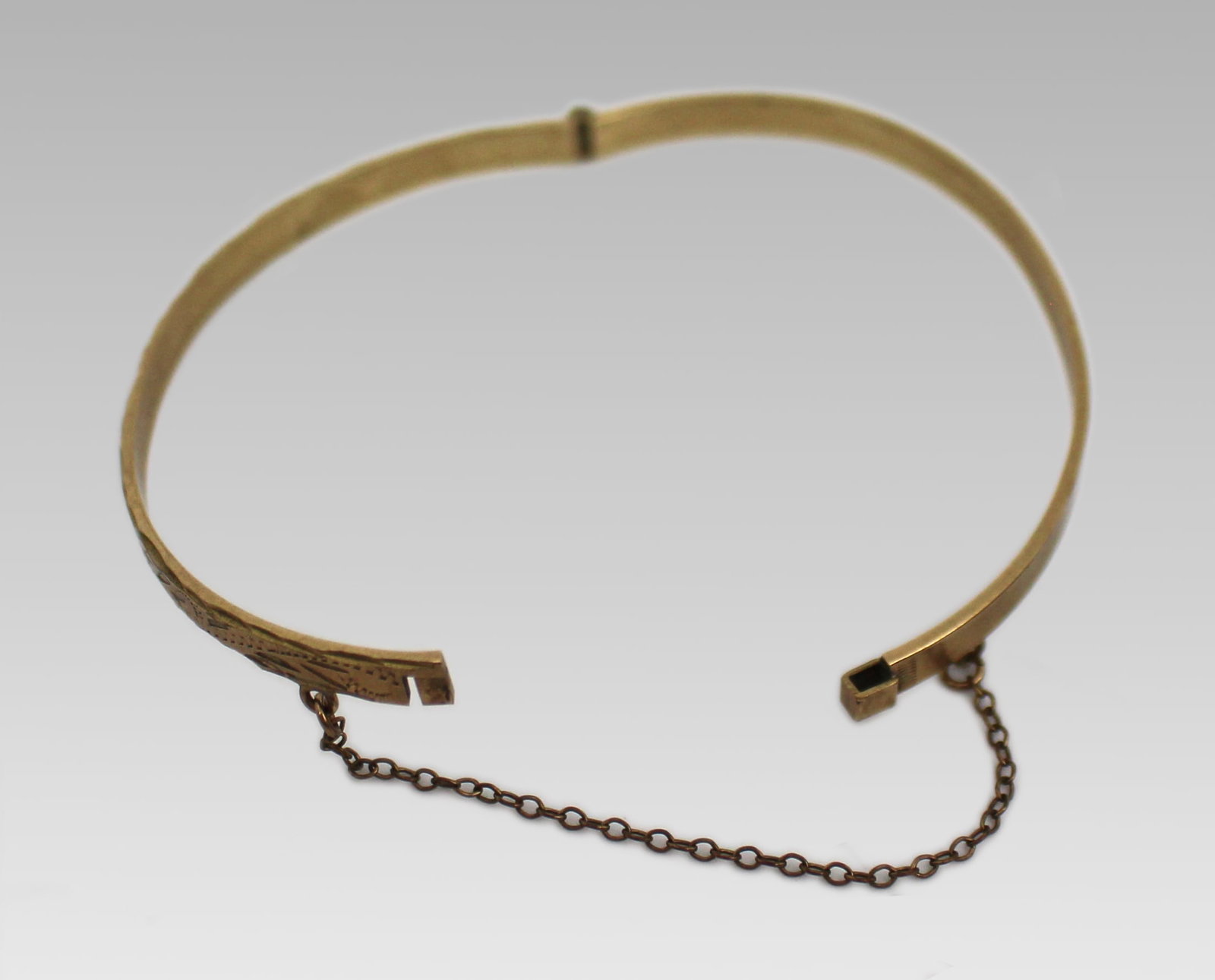 Title: Vintage 9ct Rolled Gold Bangle – c.1960s Description: Vintage 9ct Rolled Gold Bangle &# - 9