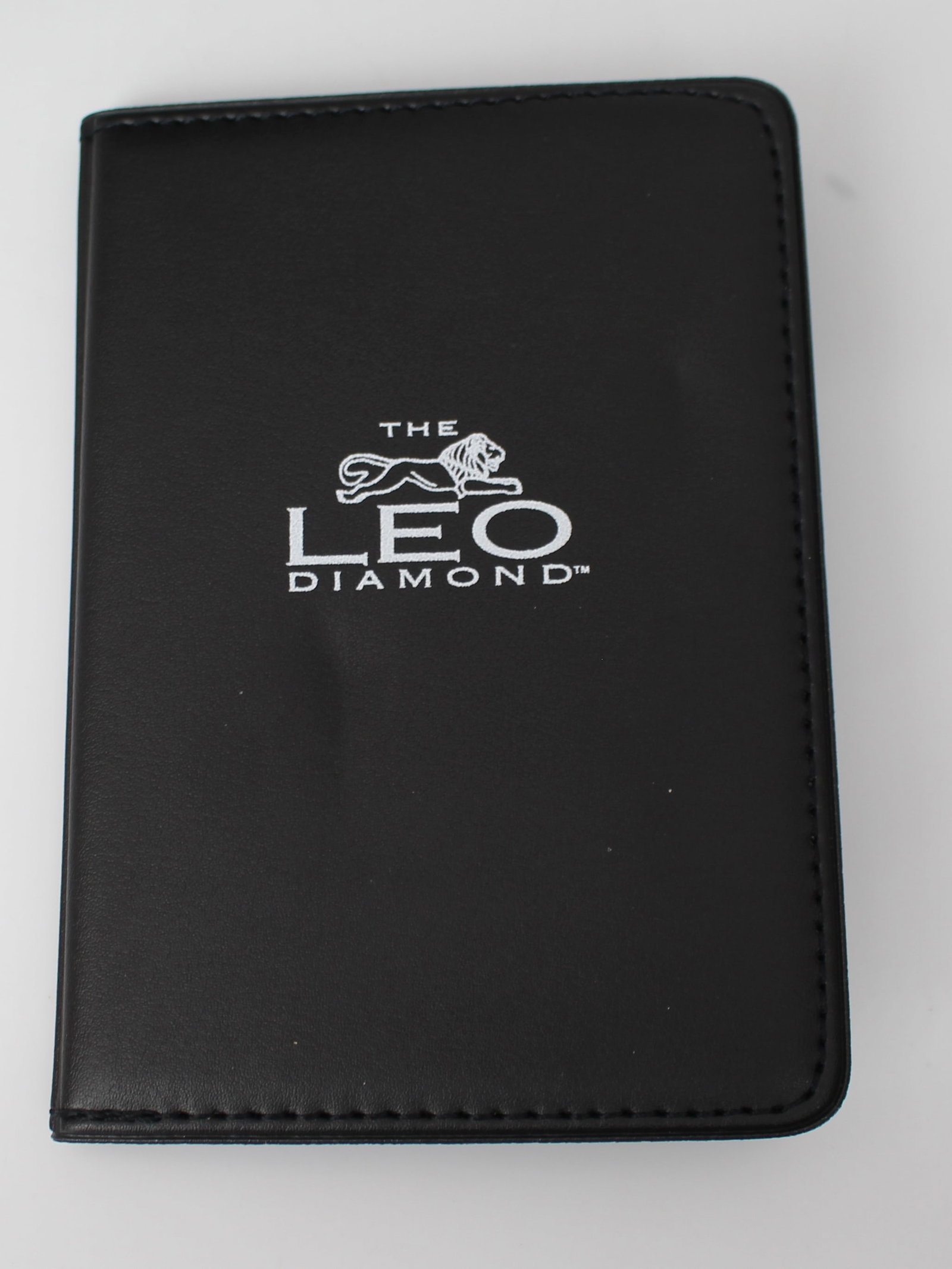Title: Leo Diamond Platinum Ring with 0.33 Carat Natural Diamond Description: Leo Diamond Platinum - 9