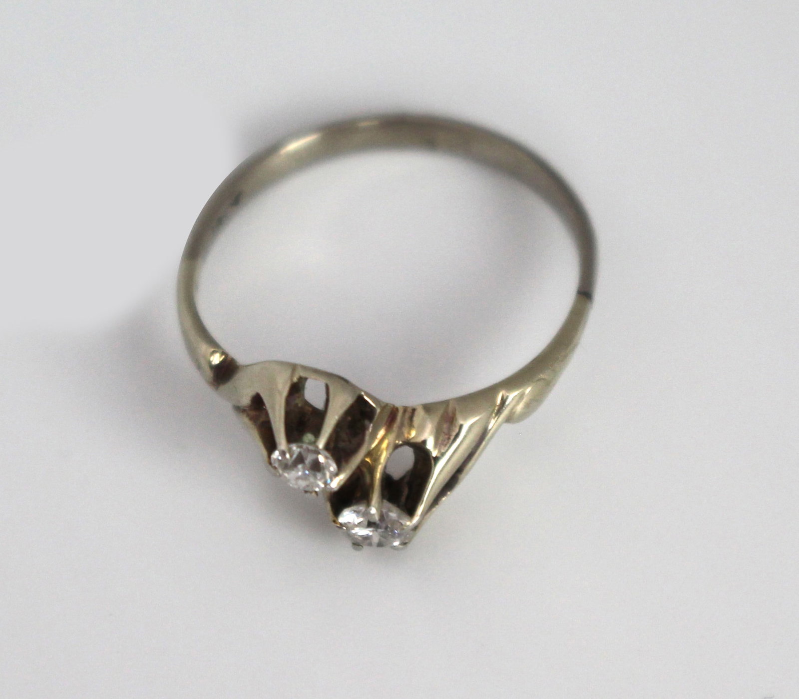 Title: Diamond Crossover 18ct White Gold Ring Description: Diamond Crossover 18ct White Gold Ring - 8