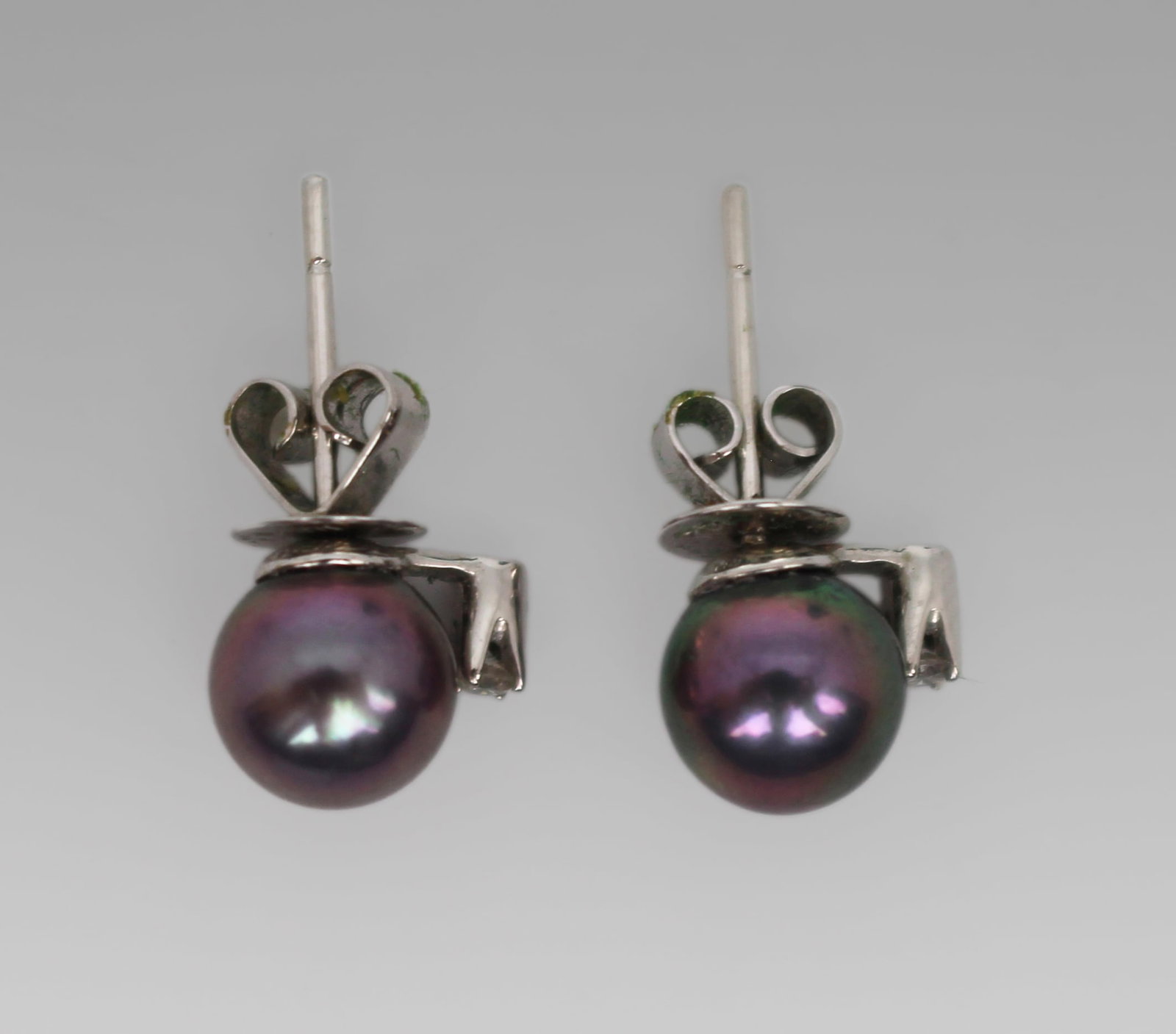 Title: Black Pearl & Diamond 18ct Gold Ear Studs Description: 18ct White Gold Black Pearl & - 3