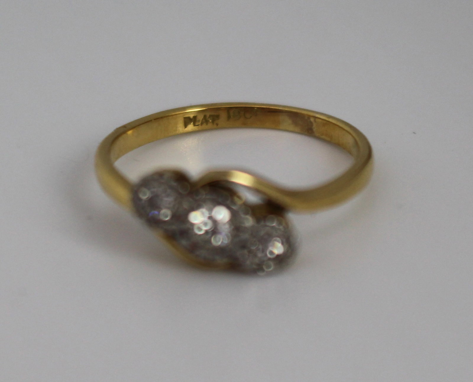 Title: Vintage Diamond Three Stone 18ct Gold Ring Description: Mid-20th Century Diamond Three- - 5