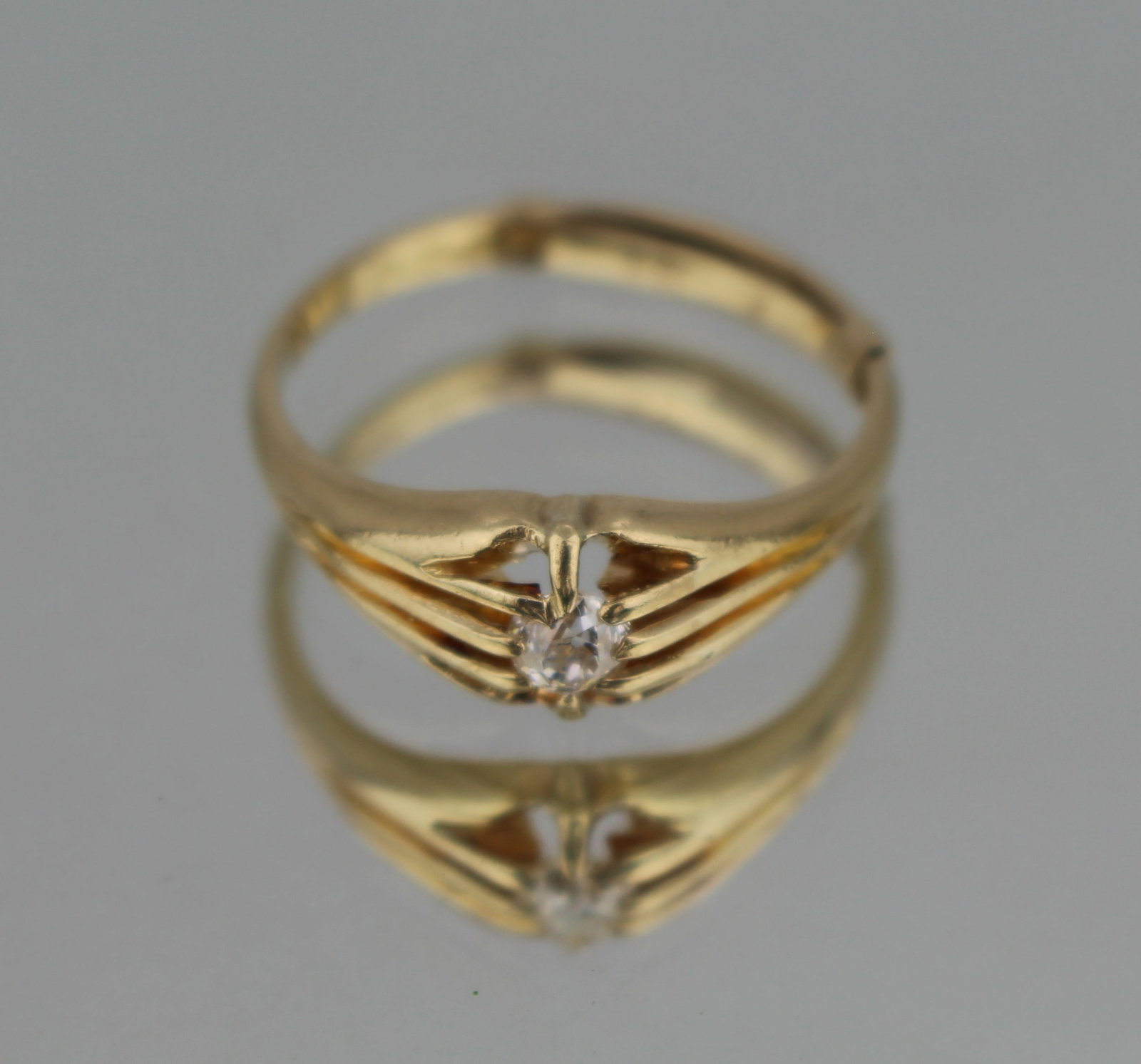 Title: Vintage Gypsy Set 18ct Gold Diamond Ring Description: Vintage Gypsy Set 18ct Gold Diamond - 2
