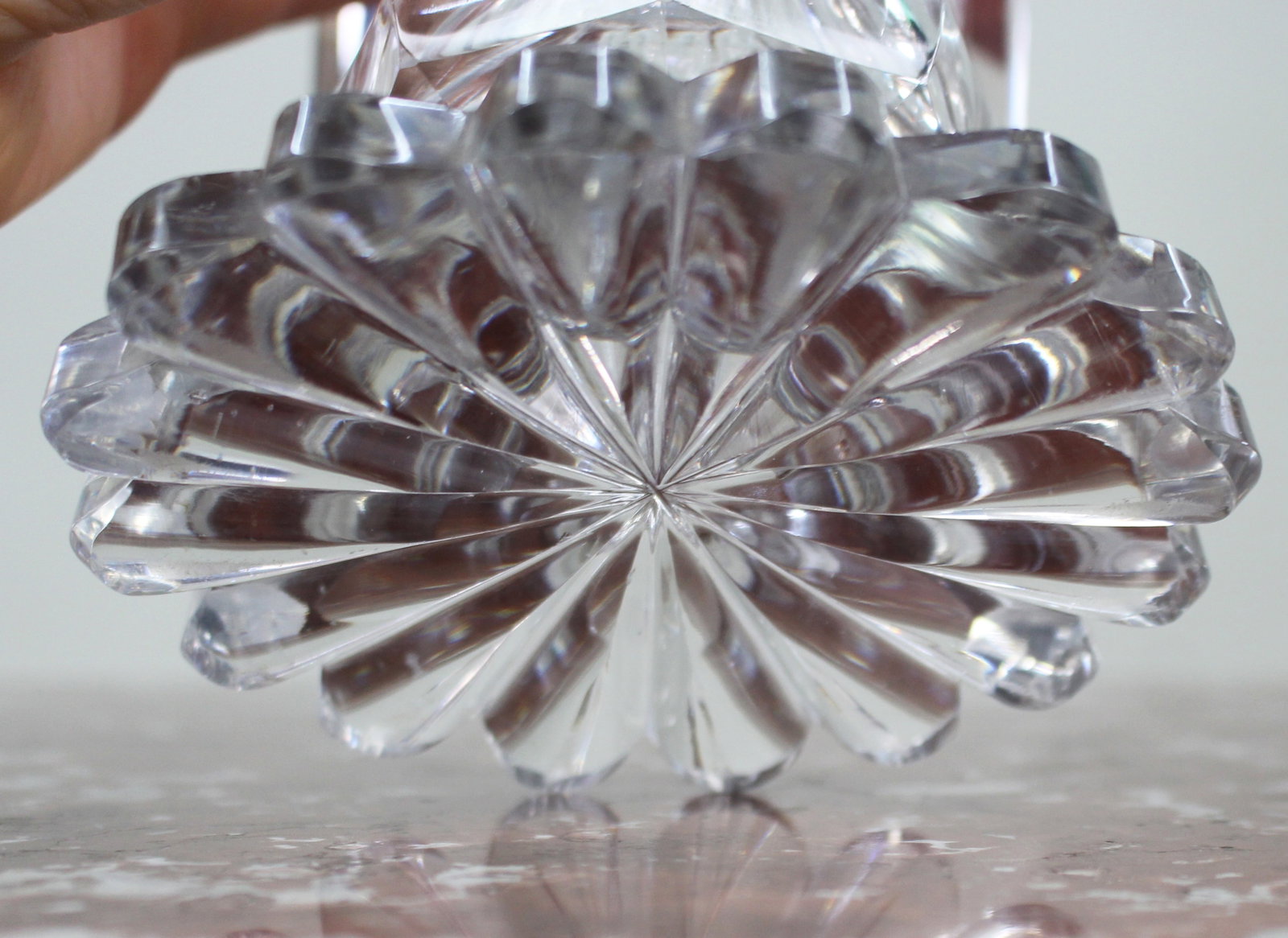 Title: Fine Pair of Antique Cut Crystal Lustre Vases with Prism Drops Description: Fine Pair of - 8