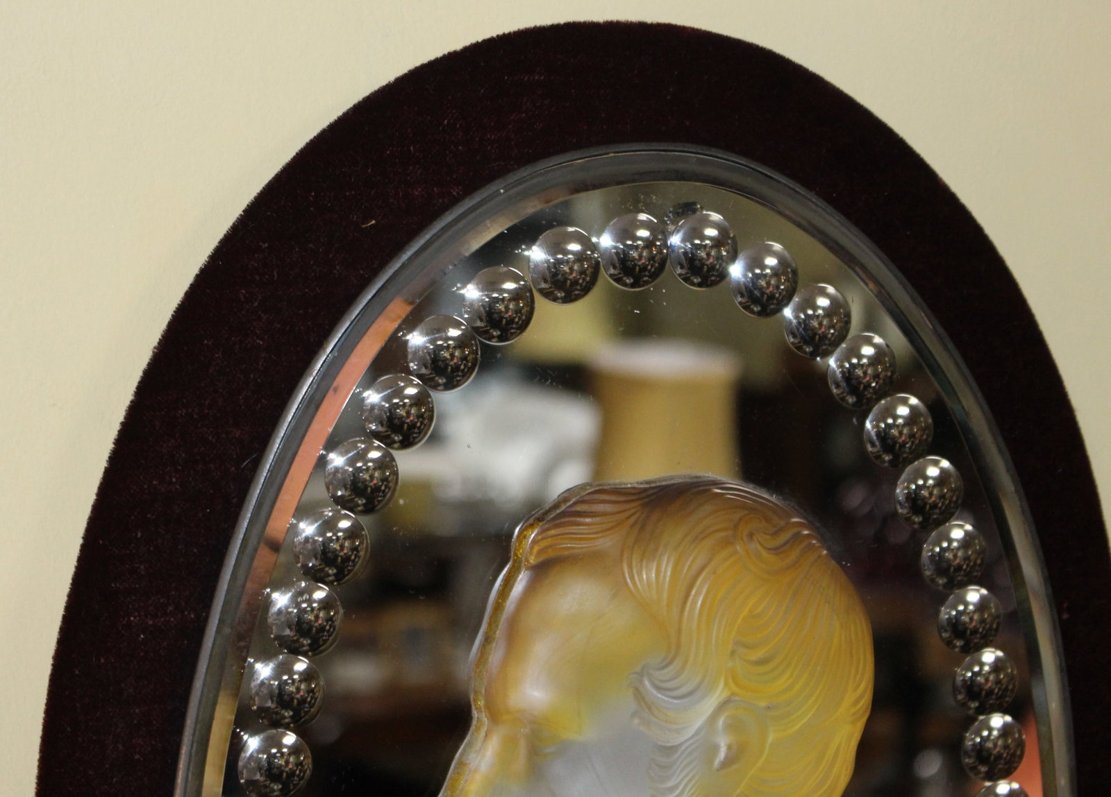 Title: Pair of Victorian Royal Portrait Frosted Crystal and Mirror Plaques Description: Pair of - 10