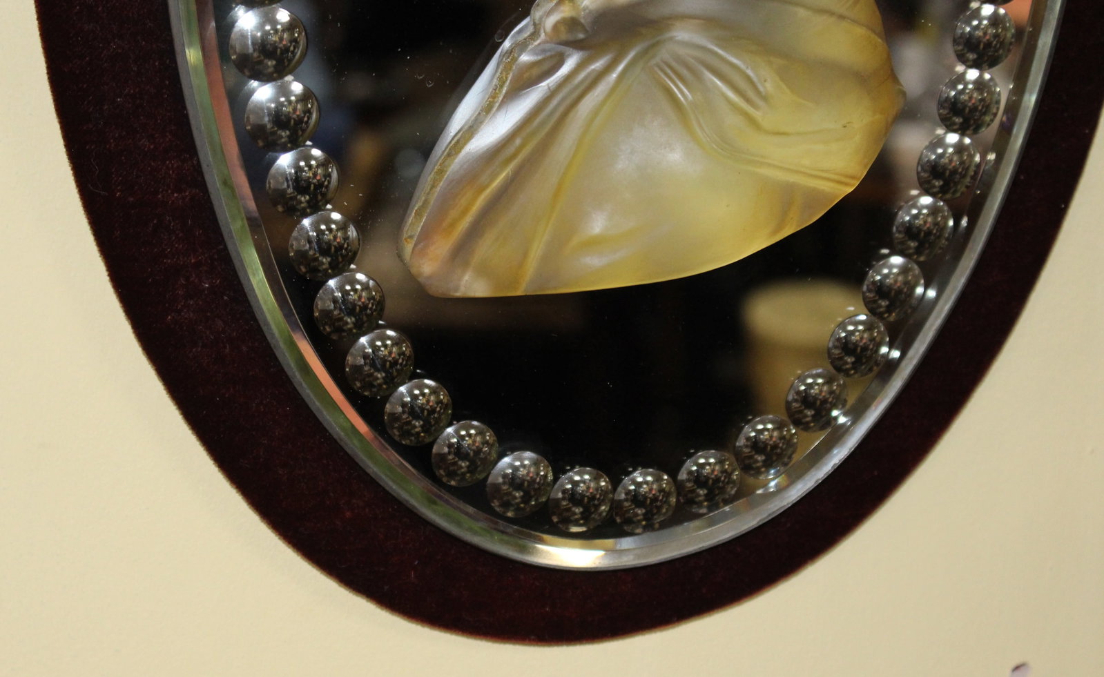Title: Pair of Victorian Royal Portrait Frosted Crystal and Mirror Plaques Description: Pair of - 13