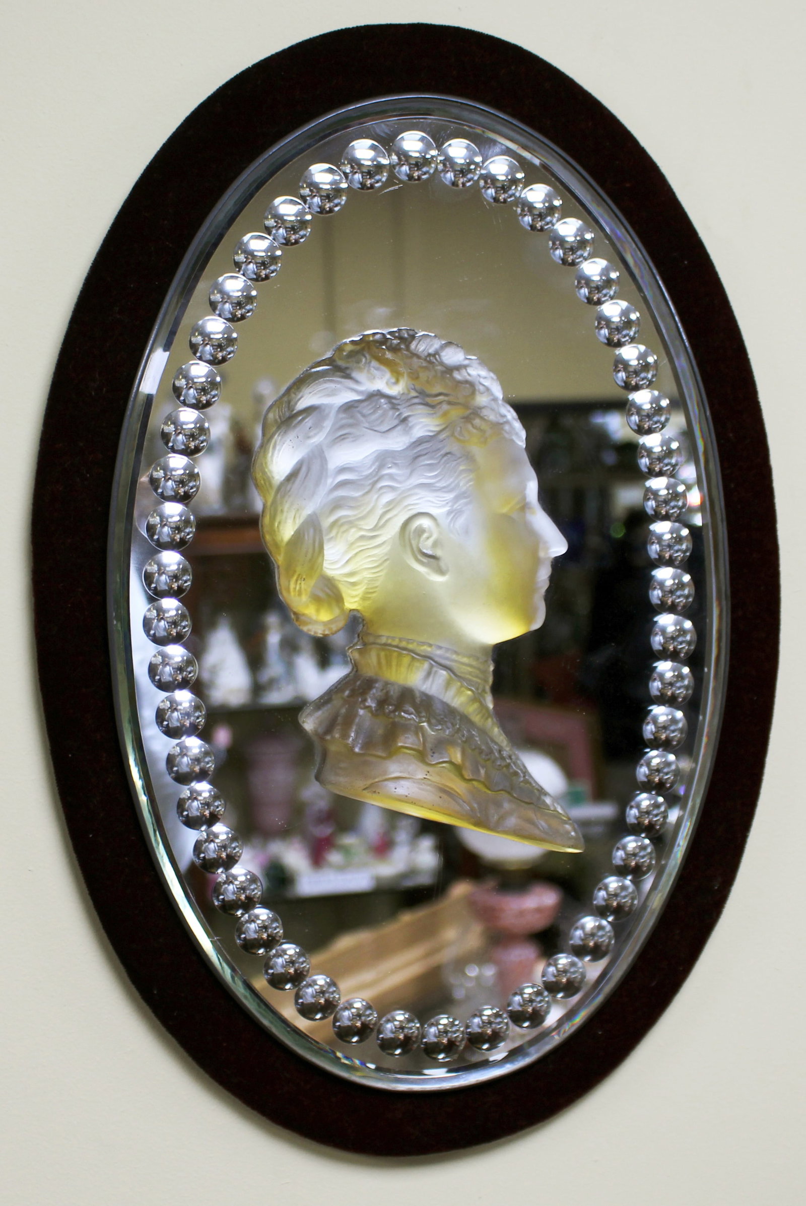Title: Pair of Victorian Royal Portrait Frosted Crystal and Mirror Plaques Description: Pair of - 2