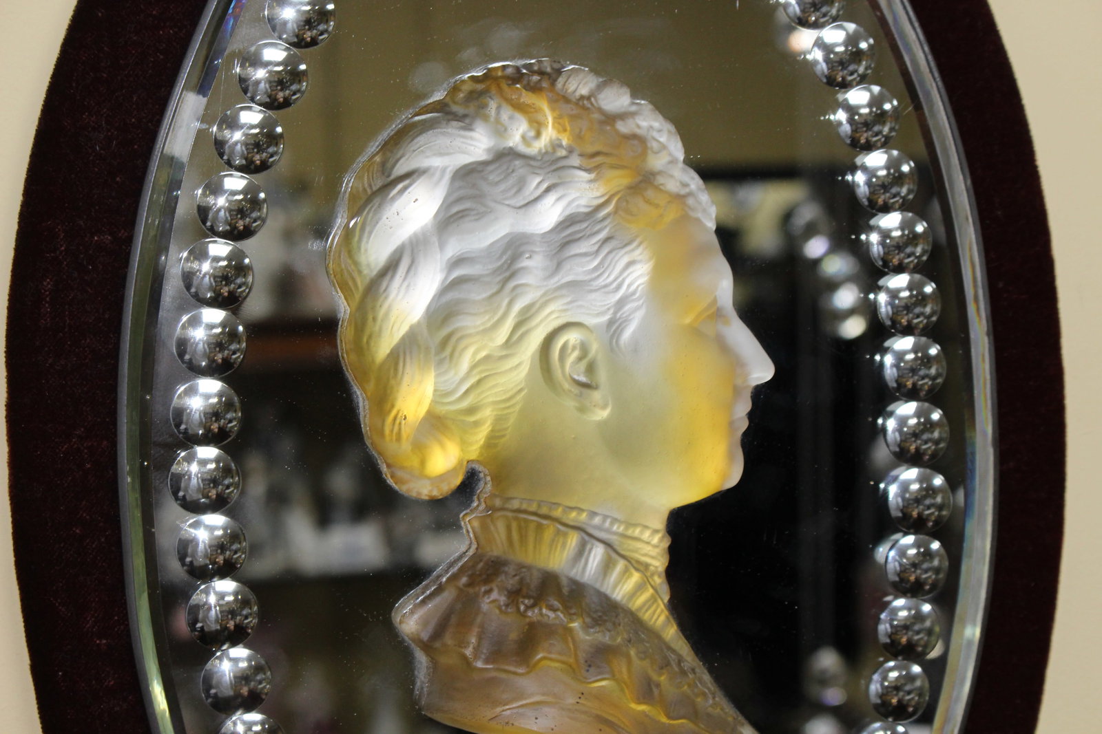 Title: Pair of Victorian Royal Portrait Frosted Crystal and Mirror Plaques Description: Pair of - 4