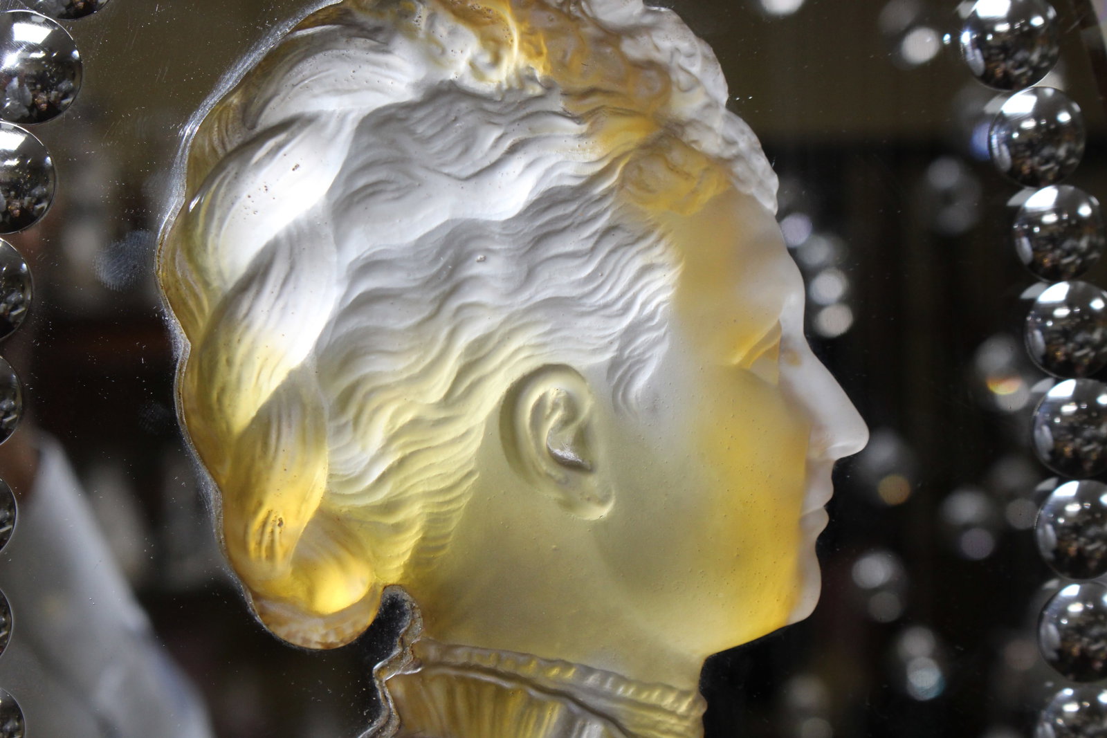 Title: Pair of Victorian Royal Portrait Frosted Crystal and Mirror Plaques Description: Pair of - 5