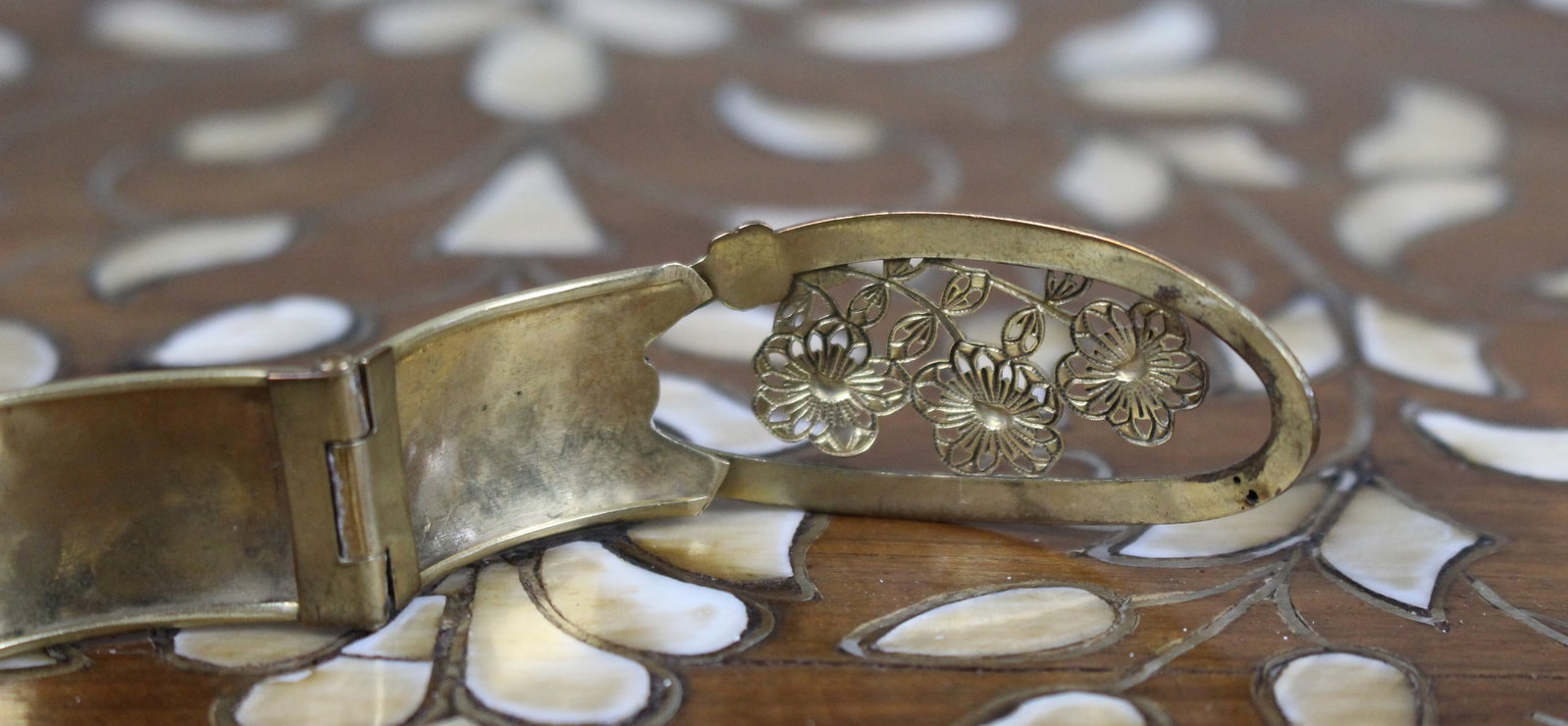 Title: Antique Gilt Filigree Hinged Bangle c.1900 Description: Antique Gilt Filigree Hinged Bangle - 13