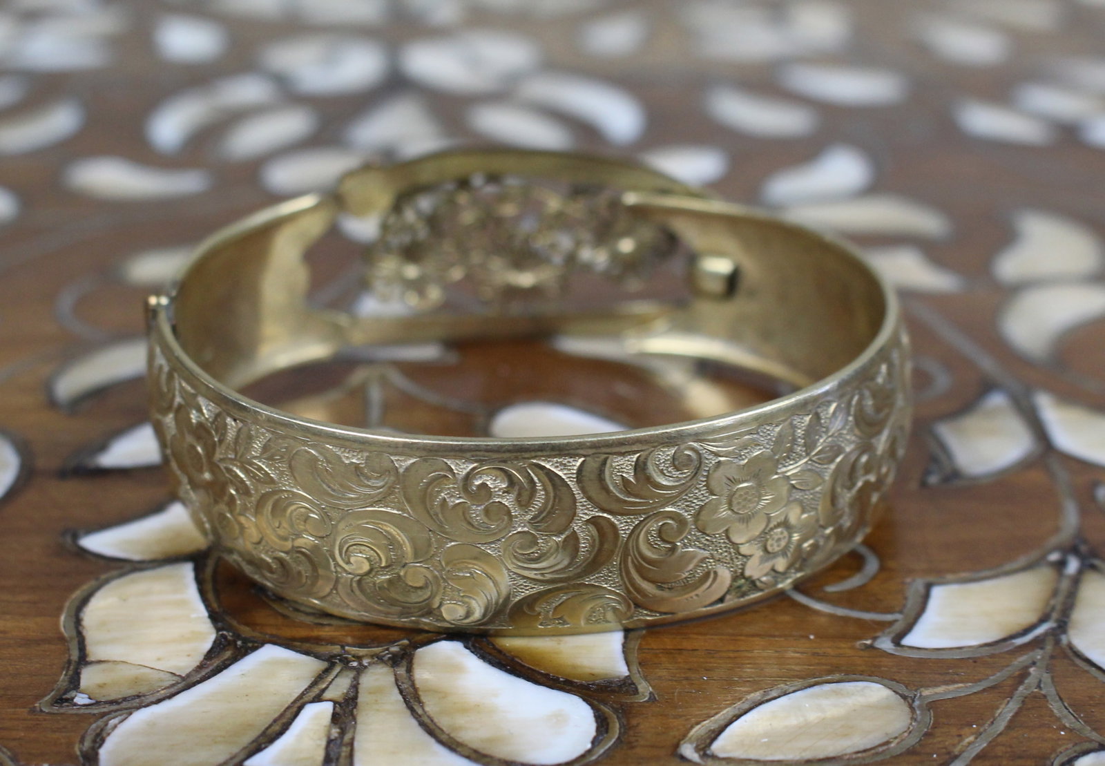 Title: Antique Gilt Filigree Hinged Bangle c.1900 Description: Antique Gilt Filigree Hinged Bangle - 6