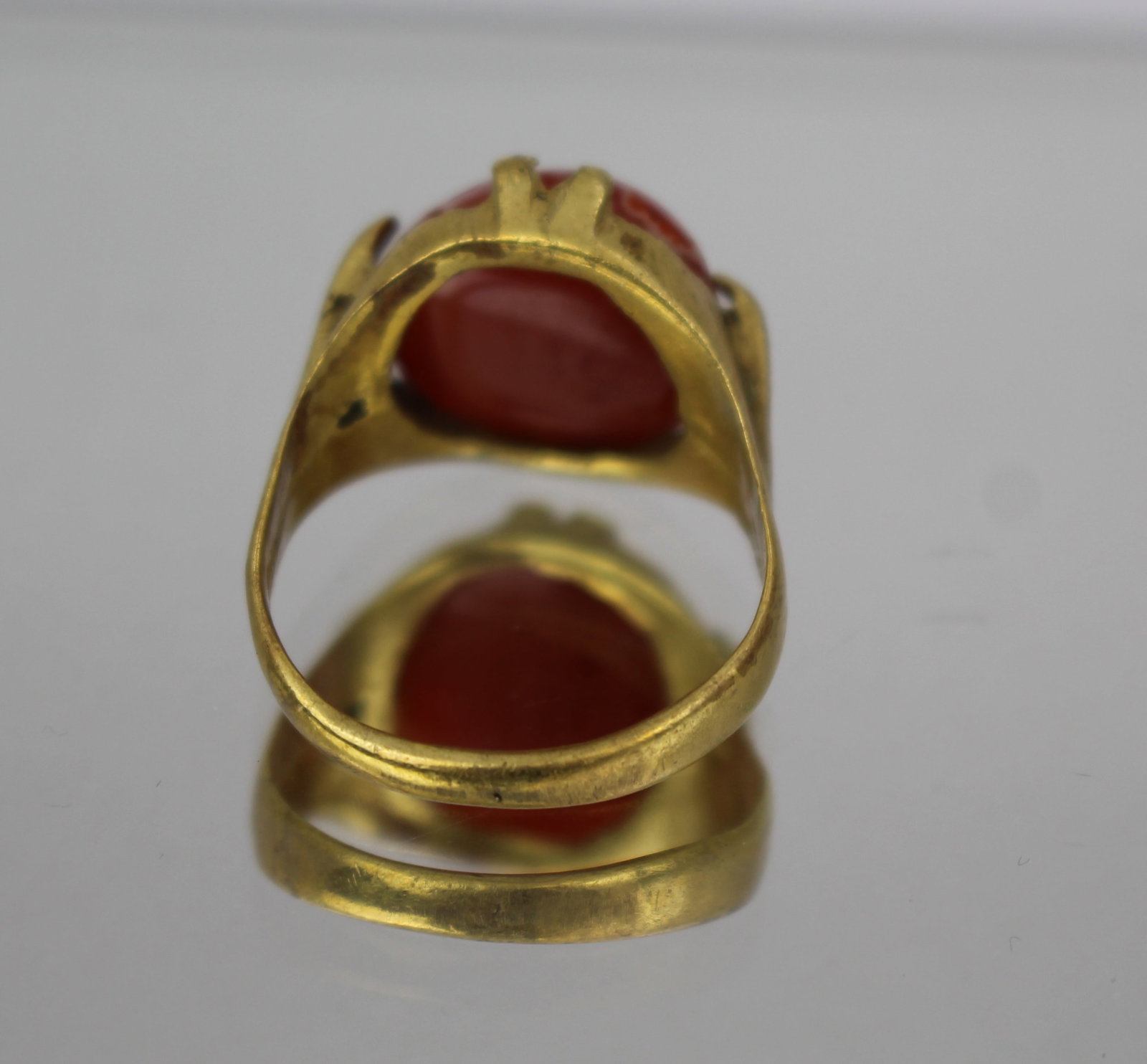 Title: Vintage Gold-Tone Agate Ring Description: Vintage Gold-Tone Agate Ring – Ornate Claw - 7