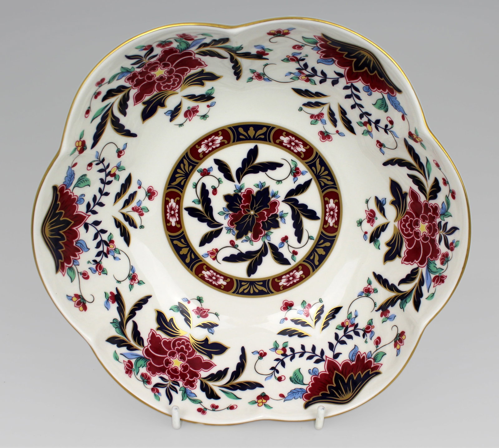 Title: Royal Worcester Prince Regent Bowl Description: Royal Worcester Prince Regent Bowl Fine: Title: Royal Worcester Prince Regent Bowl Description: Royal Worcester Prince Regent Bowl Fine decorative porcelain bowl by Royal Worcester, produced in England. This example is from the Prince