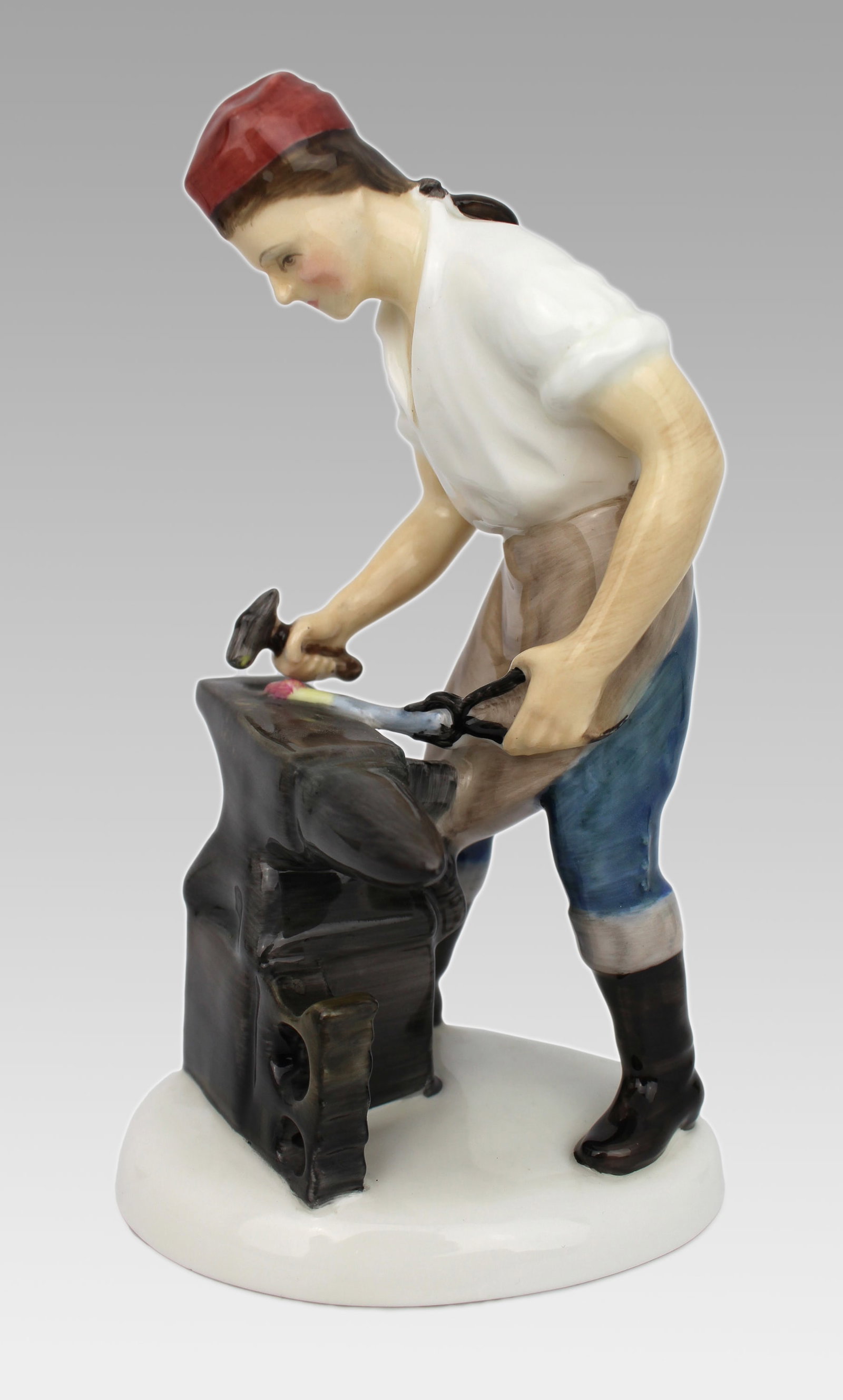 Title: Royal Doulton Figurine The Blacksmith of Williamsburg HN 2240 Description: Royal Doulton: Title: Royal Doulton Figurine The Blacksmith of Williamsburg HN 2240 Description: Royal Doulton Figurine The Blacksmith of Williamsburg HN 2240 Royal Doulton, made in England Full first quality