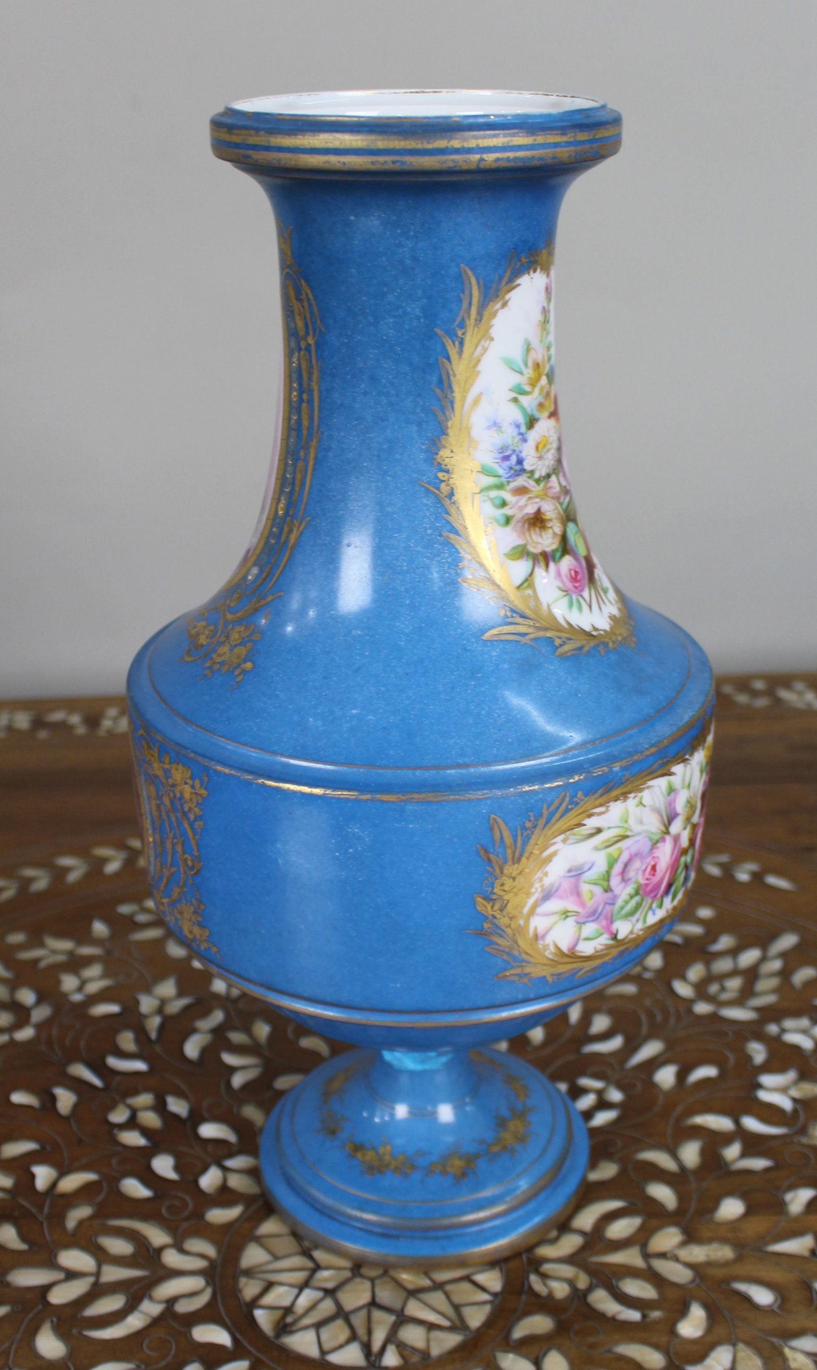 Title: Large Late 19th Century Sèvres-Style Bleu Céleste Porcelain Vase Description: Late  - 14