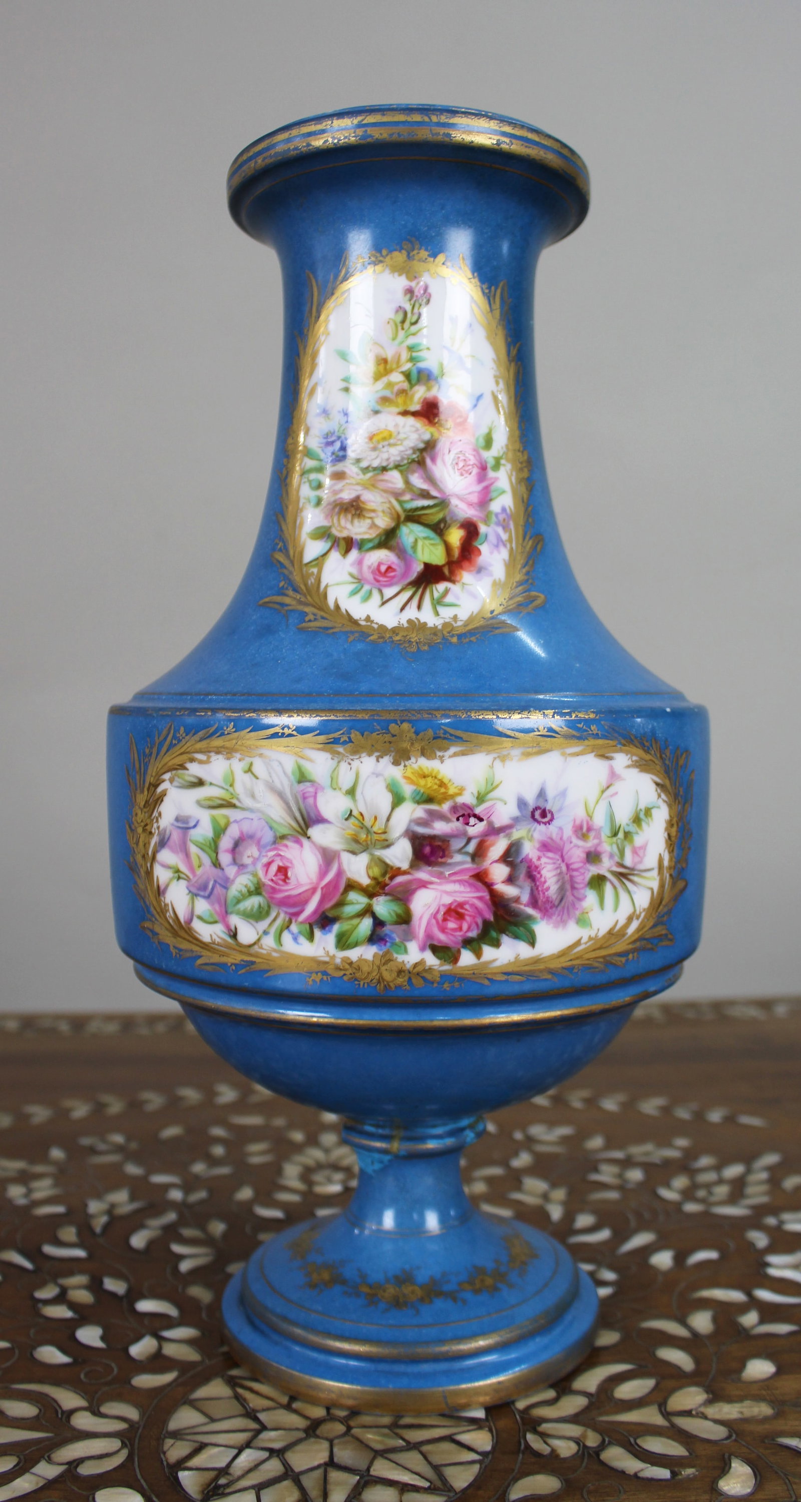 Title: Large Late 19th Century Sèvres-Style Bleu Céleste Porcelain Vase Description: Late  - 9
