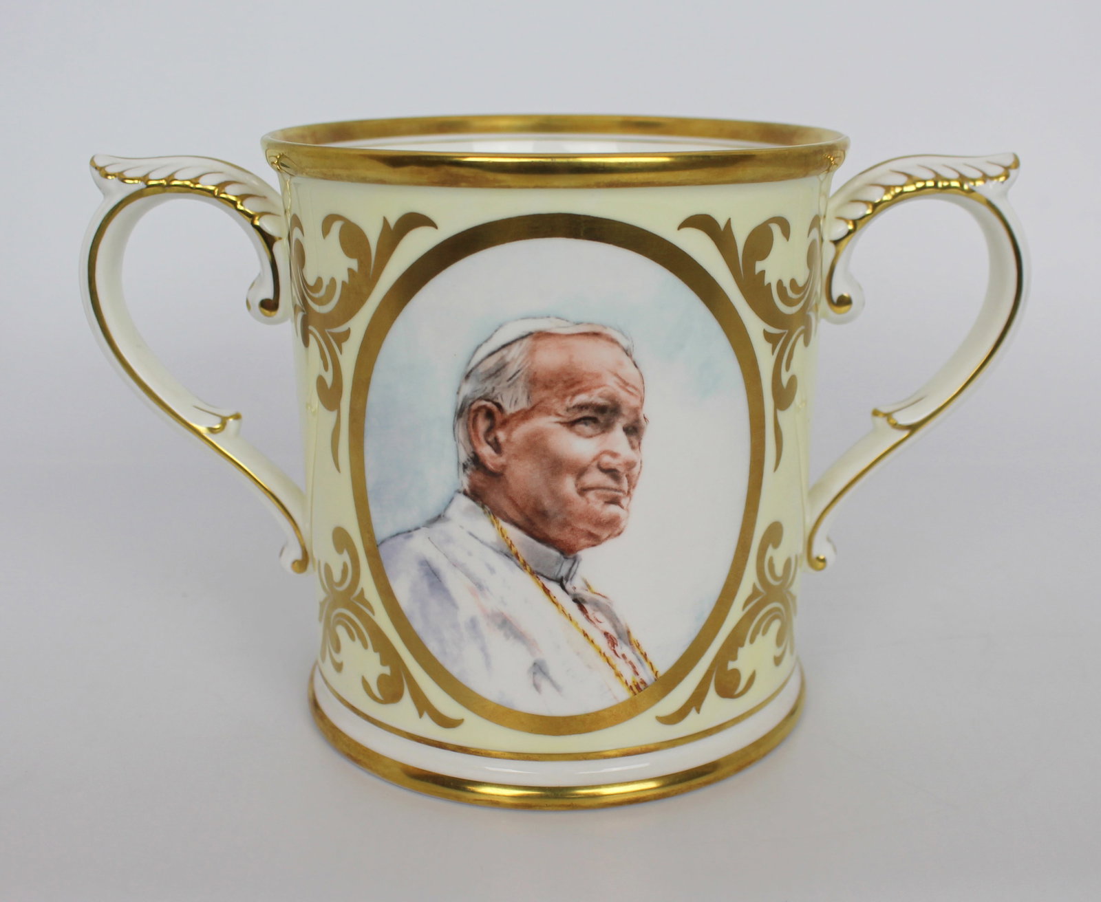 Title: Royal Worcester Two Handled Pope John Paul Loving Cup Description: Royal Worcester Two - 2