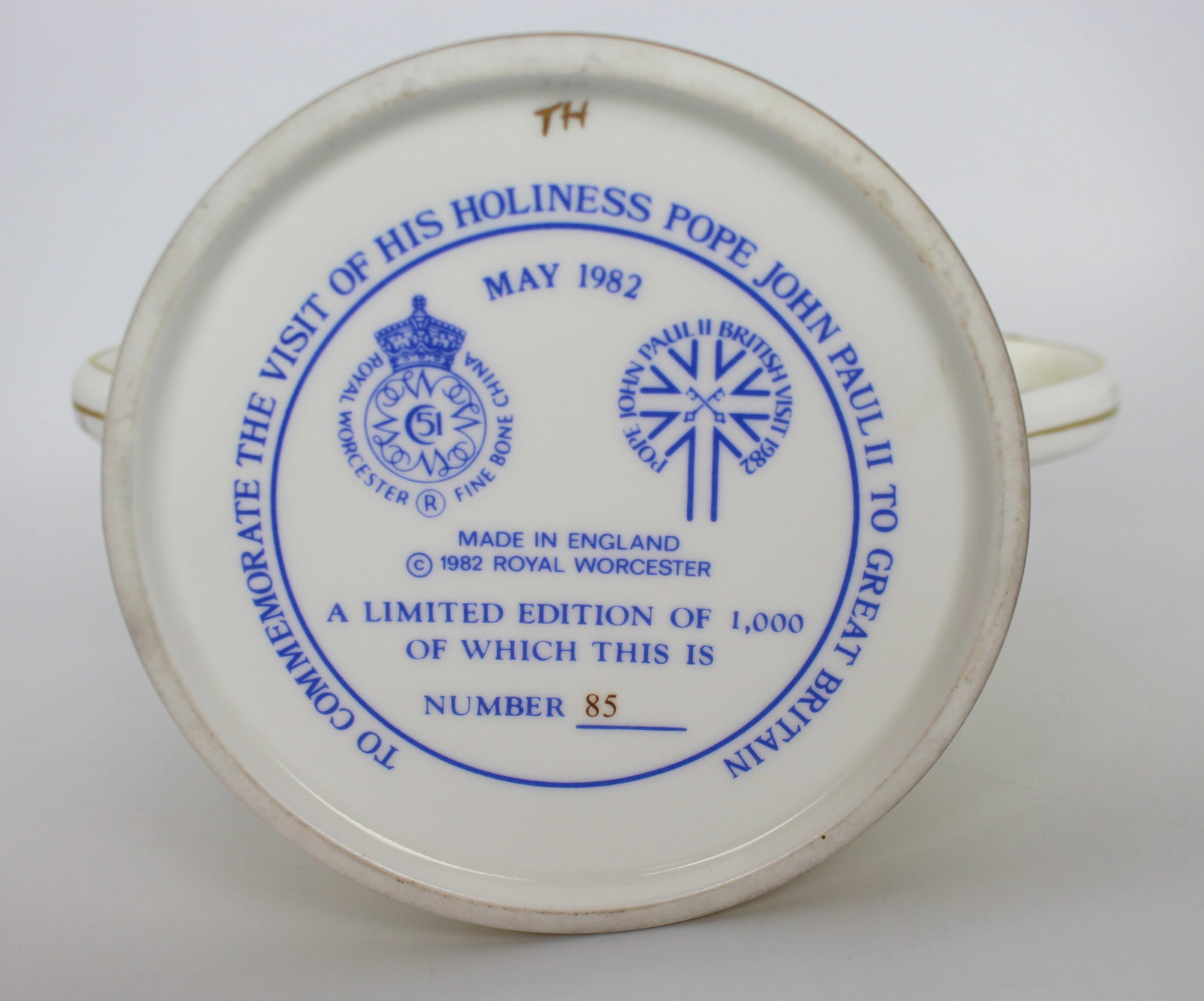 Title: Royal Worcester Two Handled Pope John Paul Loving Cup Description: Royal Worcester Two - 8