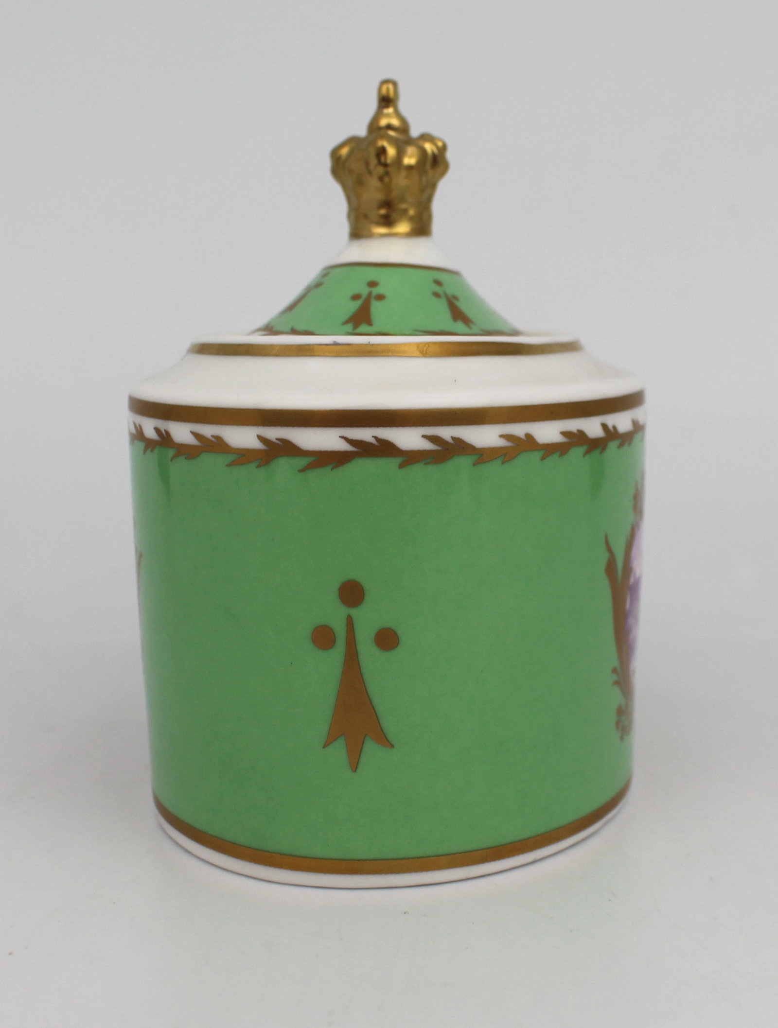Title: Royal Collection Windsor Castle Lidded Pot Description: Royal Collection Windsor Castle - 5