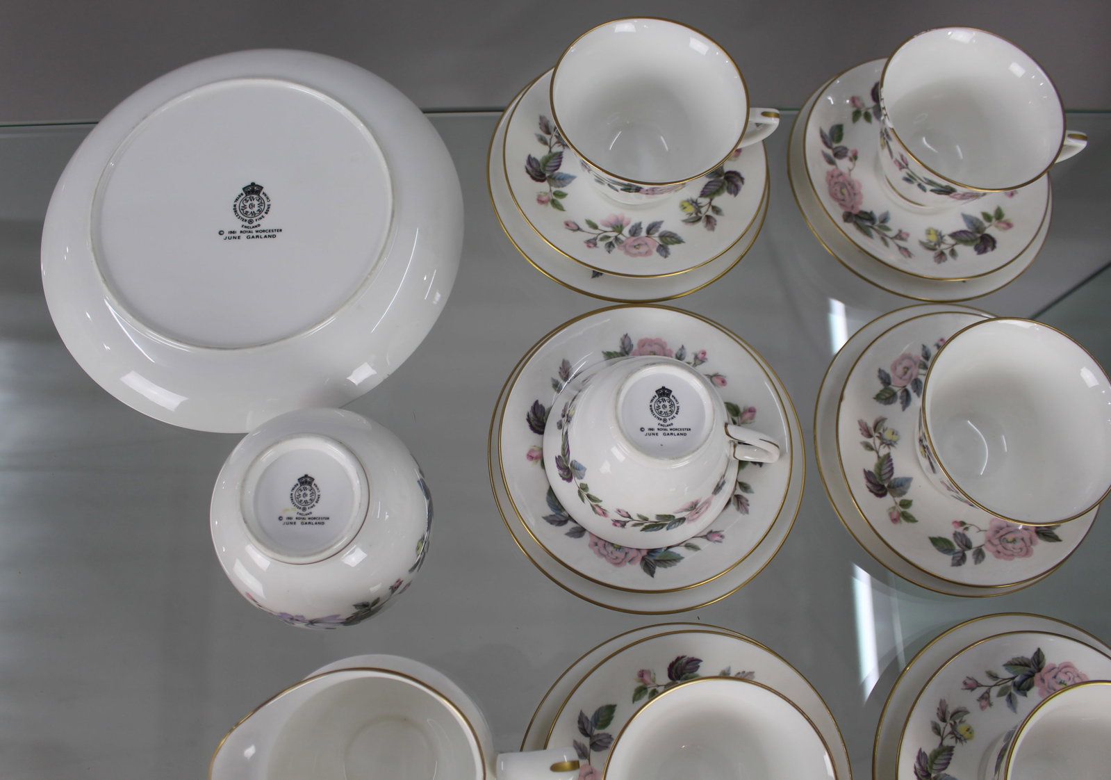 Title: Royal Worcester “June Garland“ 6 Place Tea Service Description: Royal Worcester J - 6