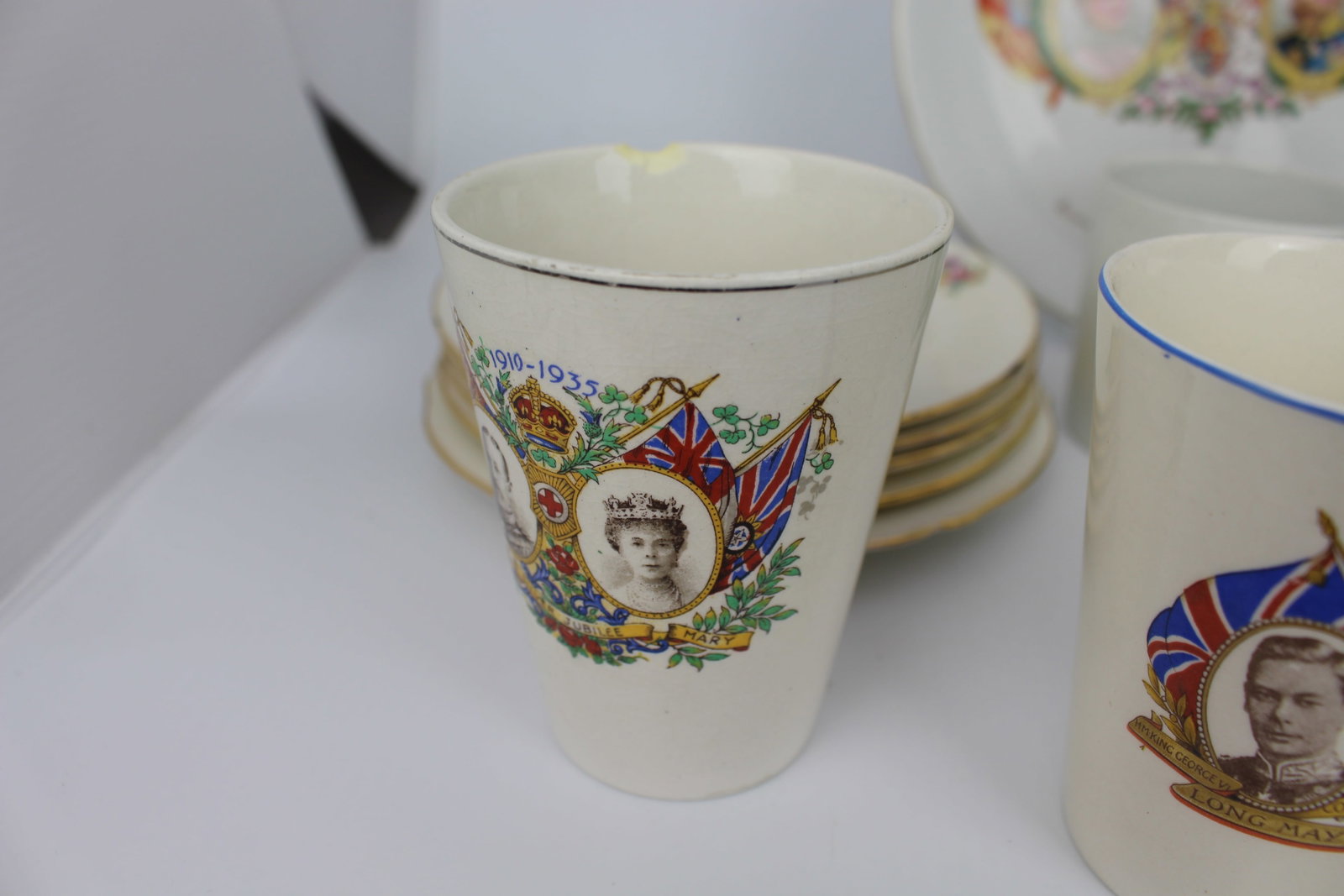 Title: Collection of Coronation Ware Description: Collection of Coronation Ware. All 16 pieces - 4