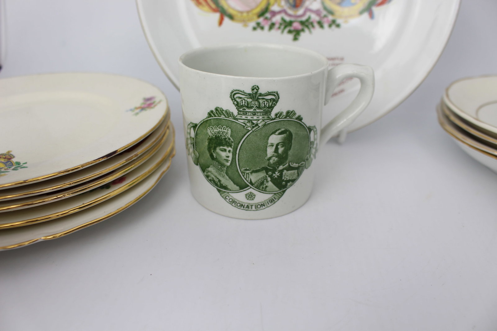 Title: Collection of Coronation Ware Description: Collection of Coronation Ware. All 16 pieces - 7