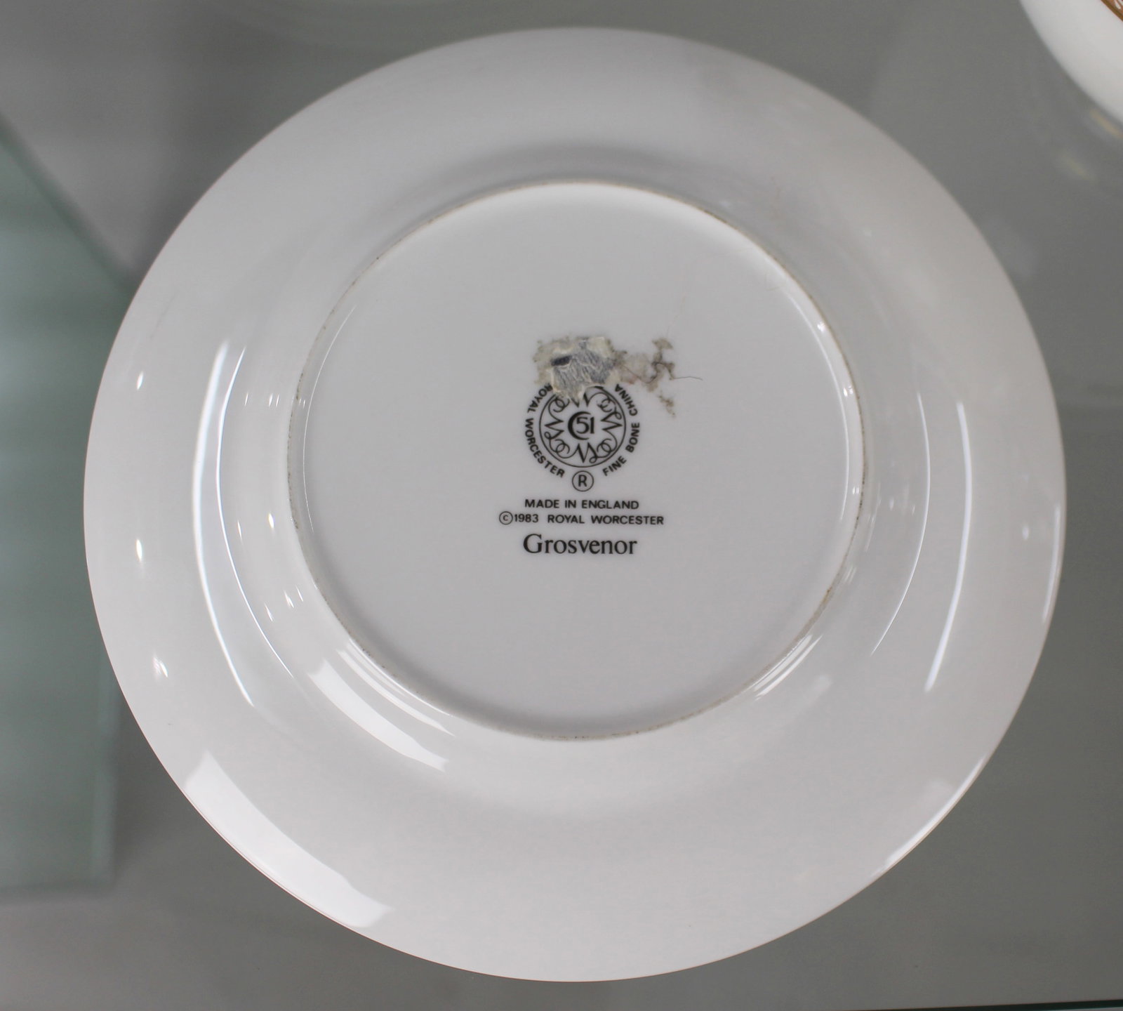 Title: Royal Worcester Grosvenor White & Gold Part Dinner Service Description: Royal Worcester - 8